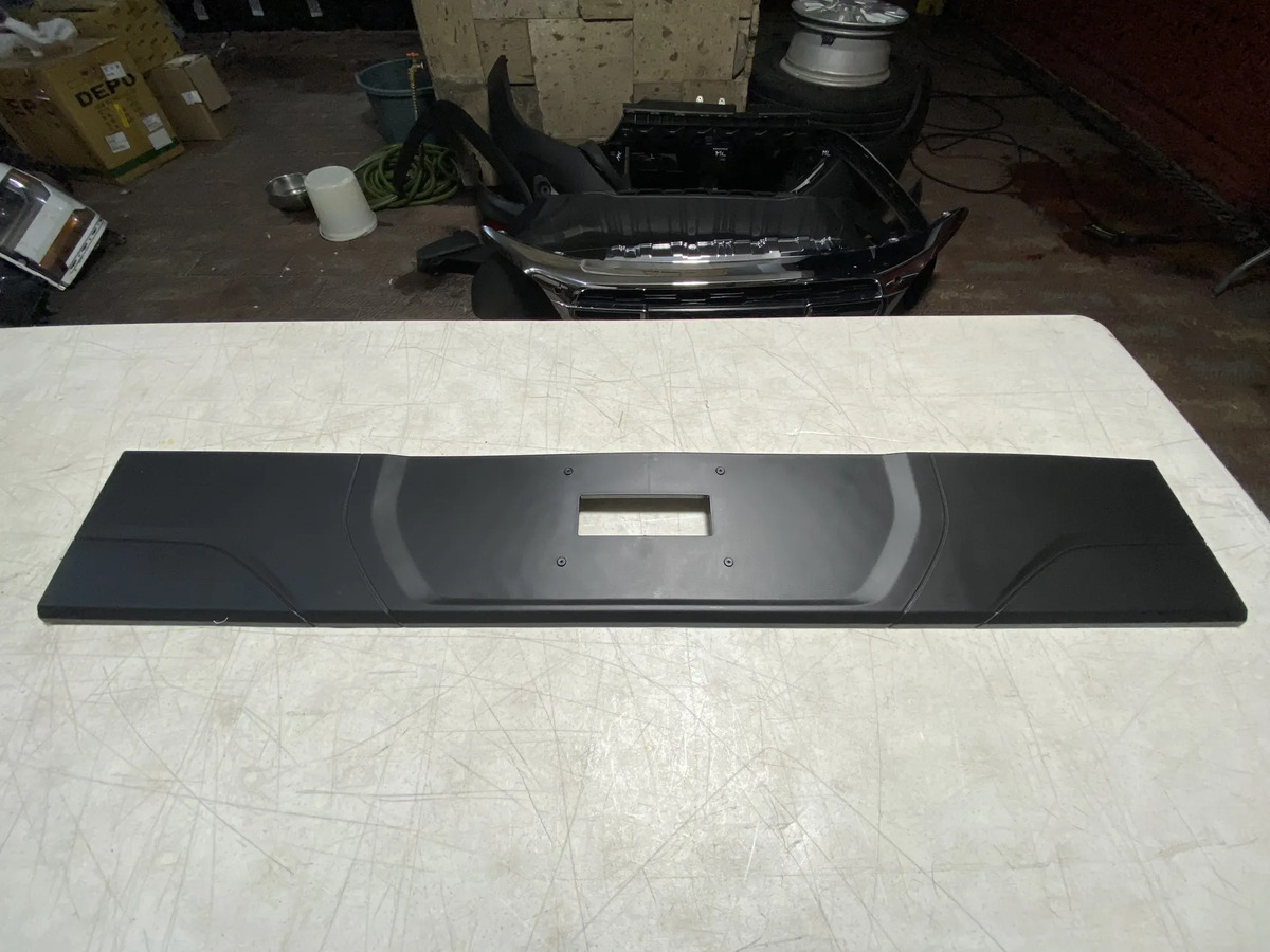Moldura Puerta Tapa Batea Ram 700 2021 2022 2022 2024 2025 Negro