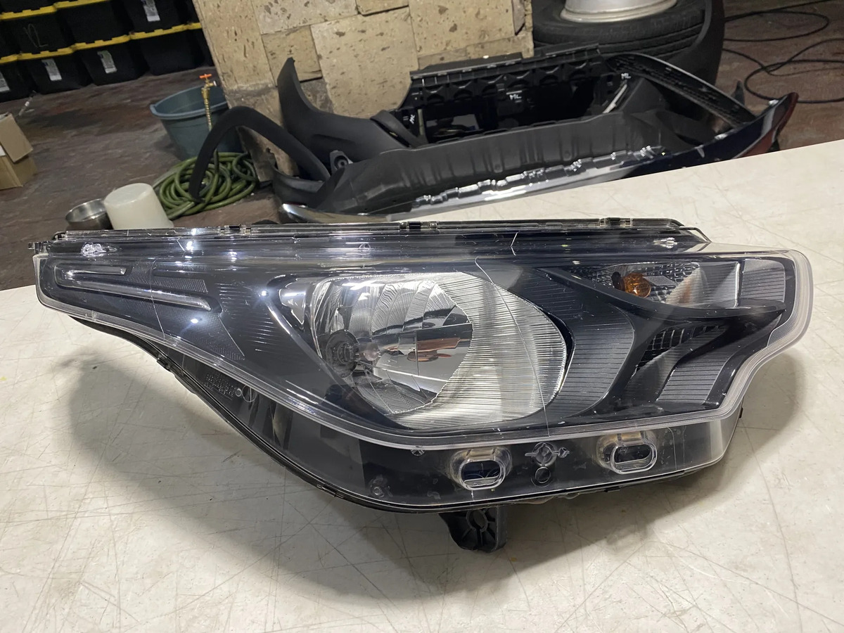 Faro Dodge Ram 700 2021 2022 2023 2024 2025 2026 102321101hc Derecho/pasajero