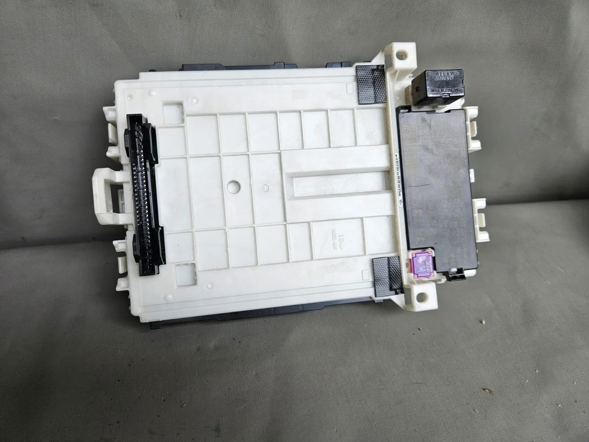 Suzuki Ertiga 2019-2026 Modulo Fusibles Interior