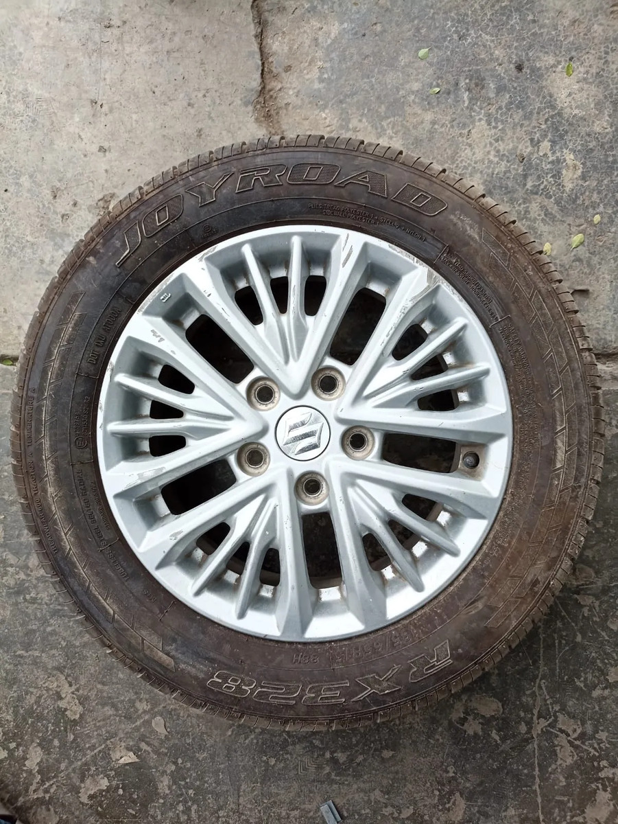 Suzuki Ertiga (2019-2024) Rin Original 15  5-114 Plateado