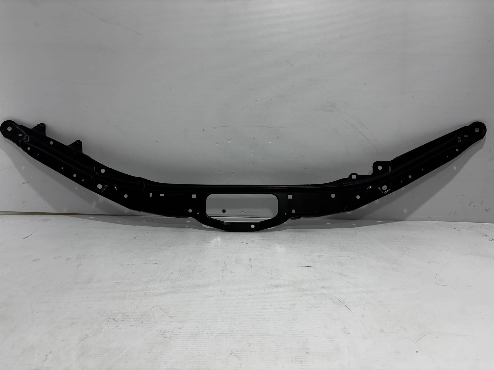 Mazda 3 2019 - 2023 Marco de radiador Delantera Usado Original