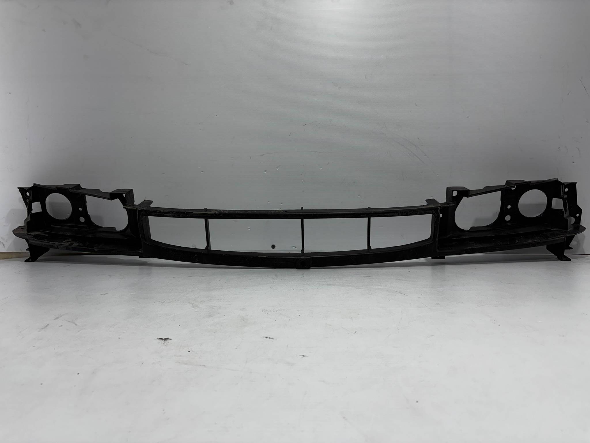 Ford Windstar 1995 - 1997 Marco de radiador Delantera Usado Original