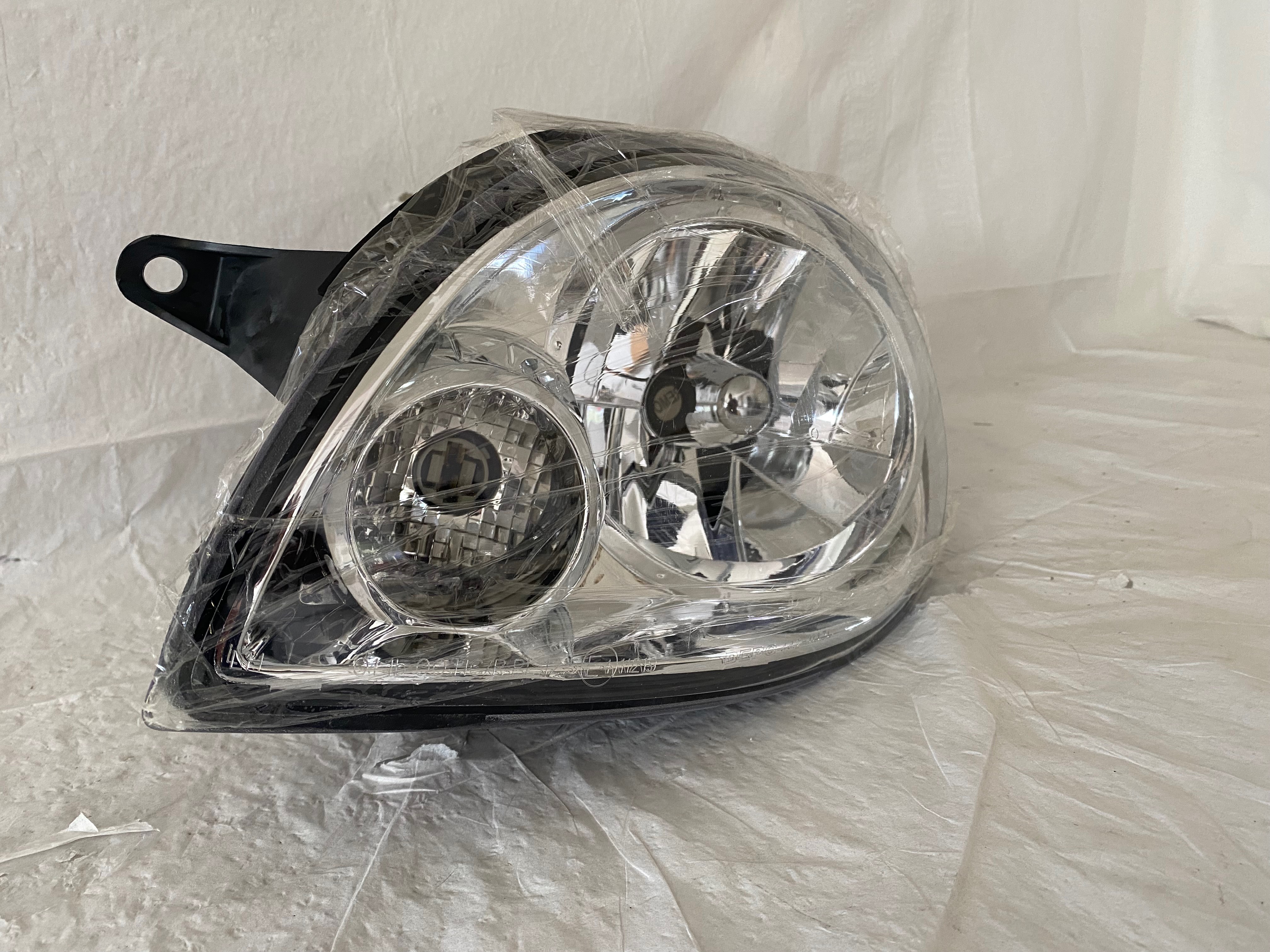 Chevrolet Chevy 2004 - 2008 Faro Izquierdo Nuevo Generico