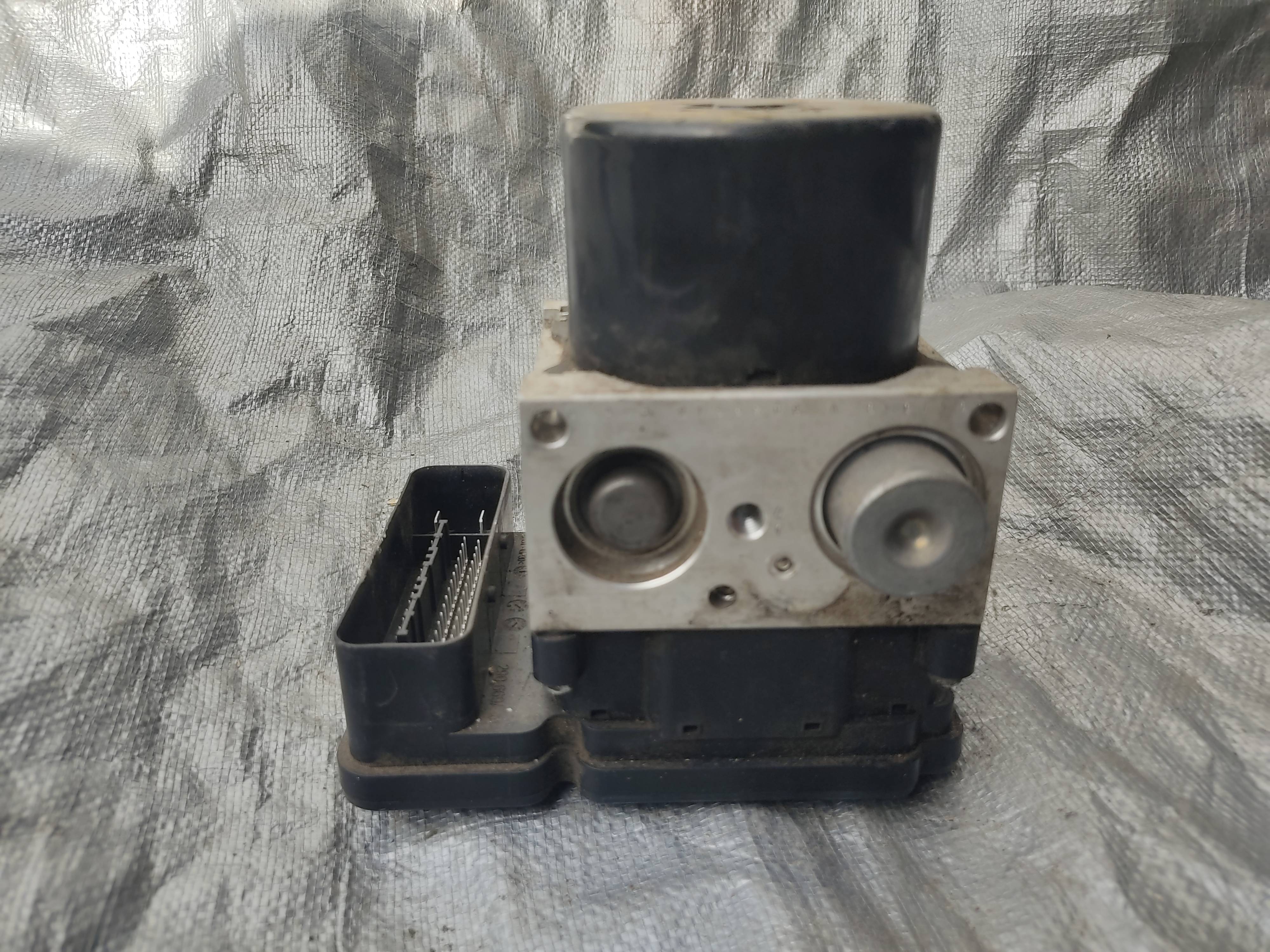 Mercedes-benz Clase c 2010 - 2014 ABS Usado Original