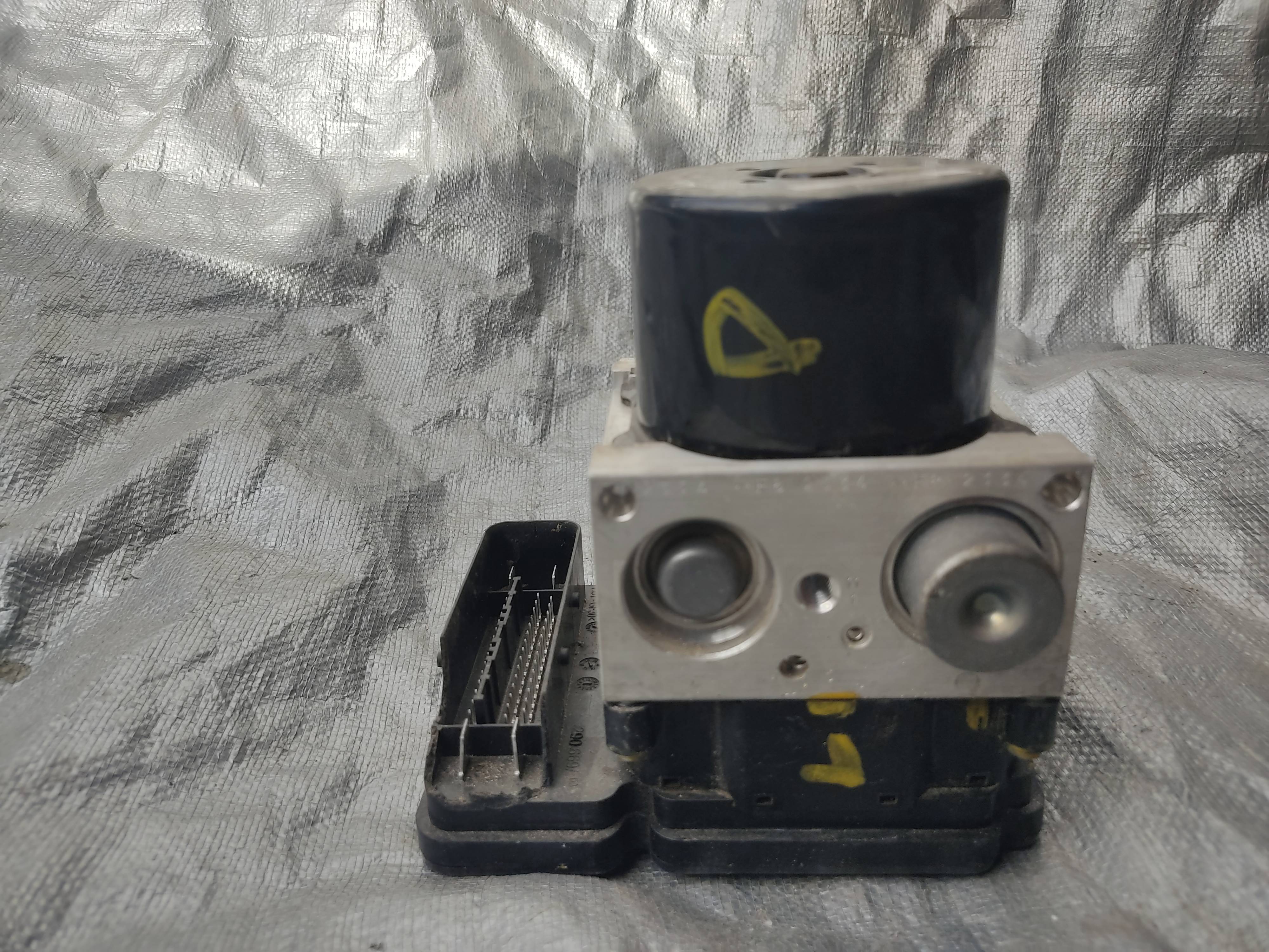 Mercedes-benz Clase c 2010 - 2014 ABS Usado Original