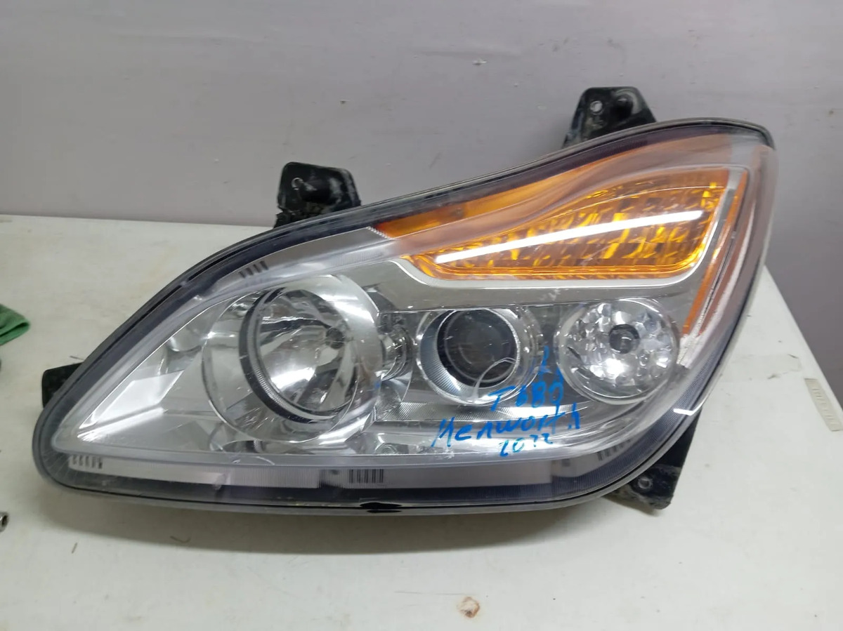 Faro Izquierdo Kenworth T880 2014 2015 2017 2019 Blanco