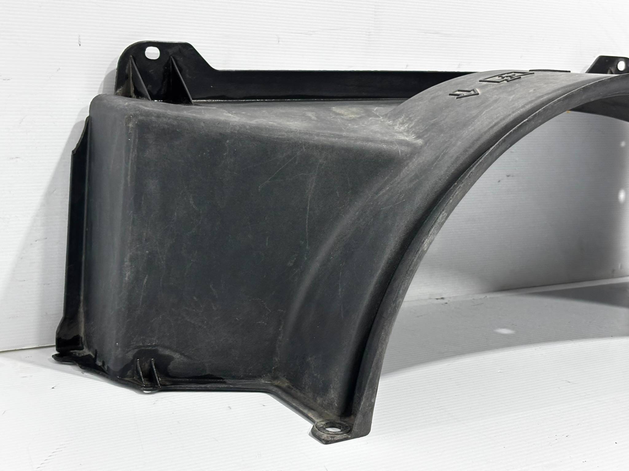 Chevrolet Silverado 1999 - 2003 Tolvas de Motor Delantera Usado Original