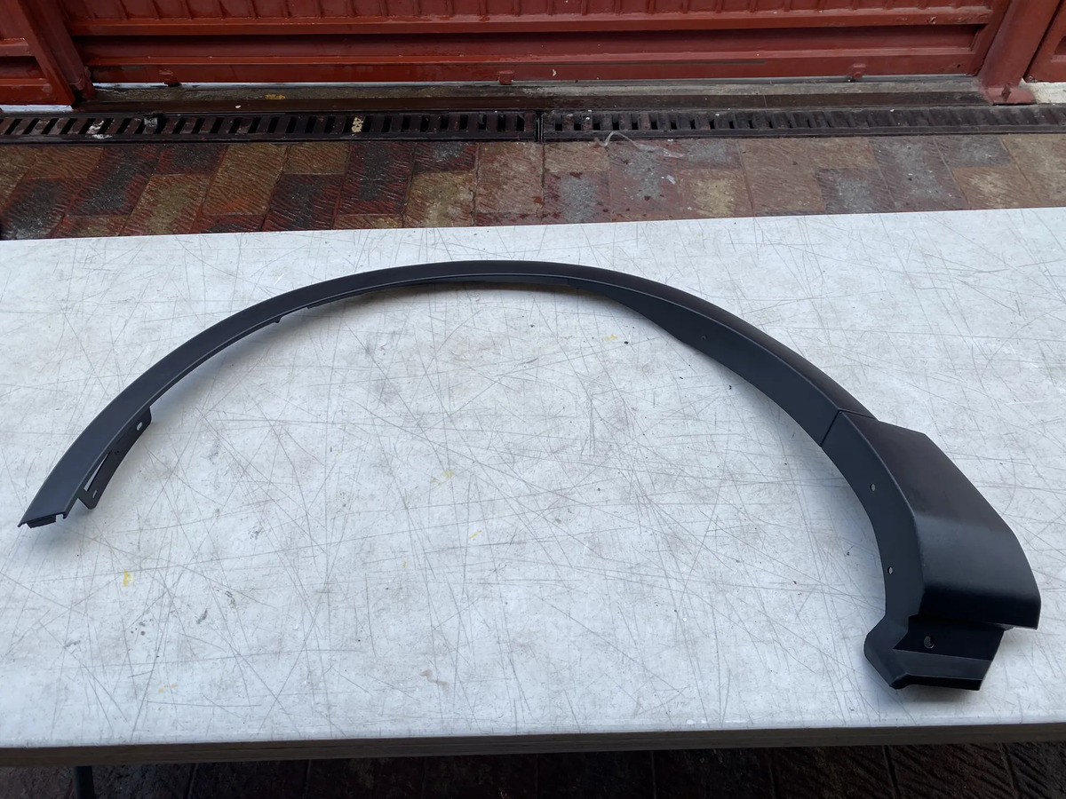 Moldura Salp Cantonera Delant Izq Explorer 16 17 18 19 Negro