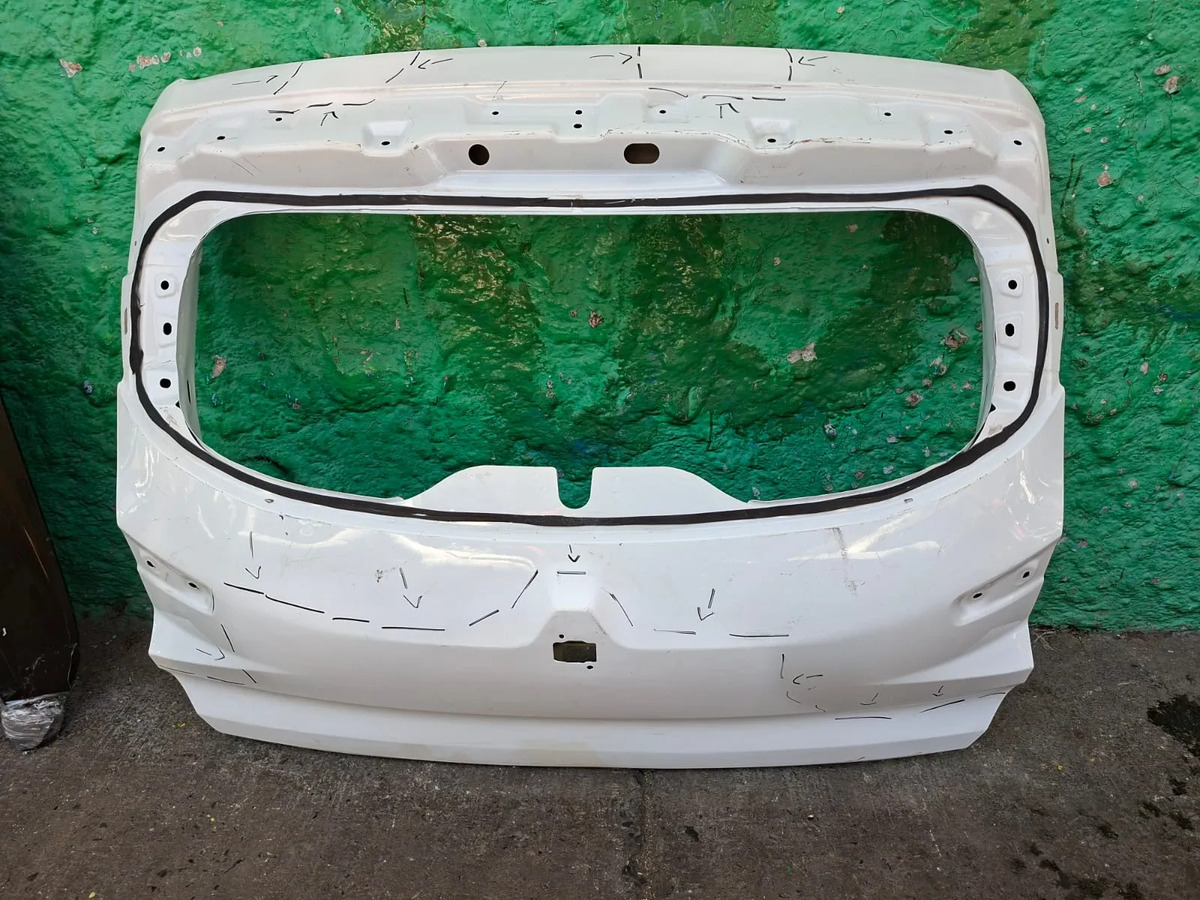 Tapa Cajuela De Renault Kardian 2024-2025 Usado Original Blanco