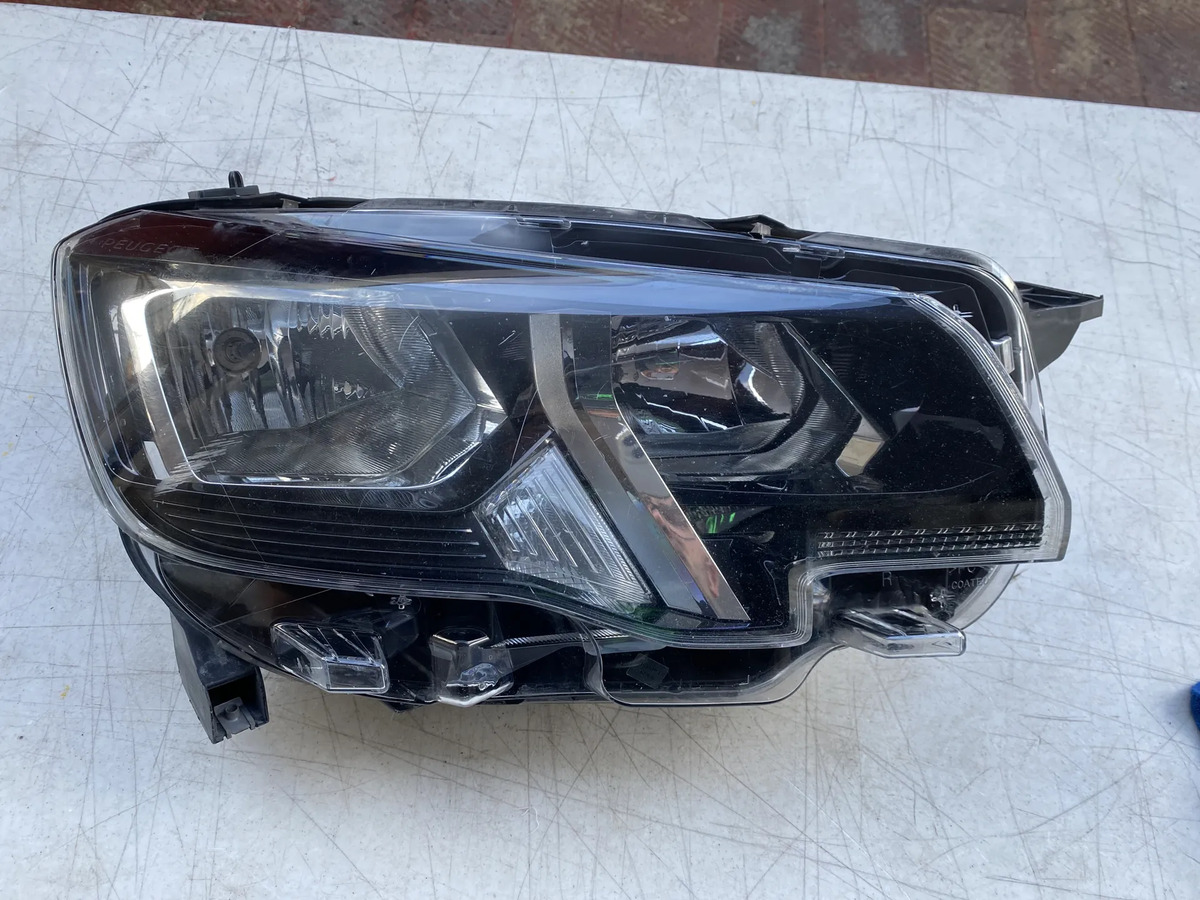 Faro Rh Peugeot Partner 2020 21 22 23 24 Orig Sano 90146195 Derecho/pasajero