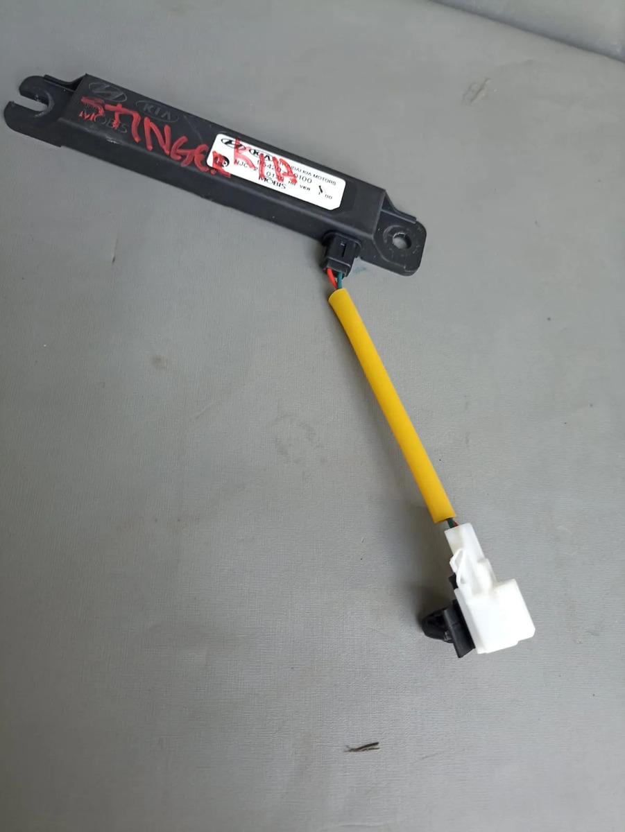 Kia Stinger (17-21) Modulo De Antena Smart Key (cajuela)