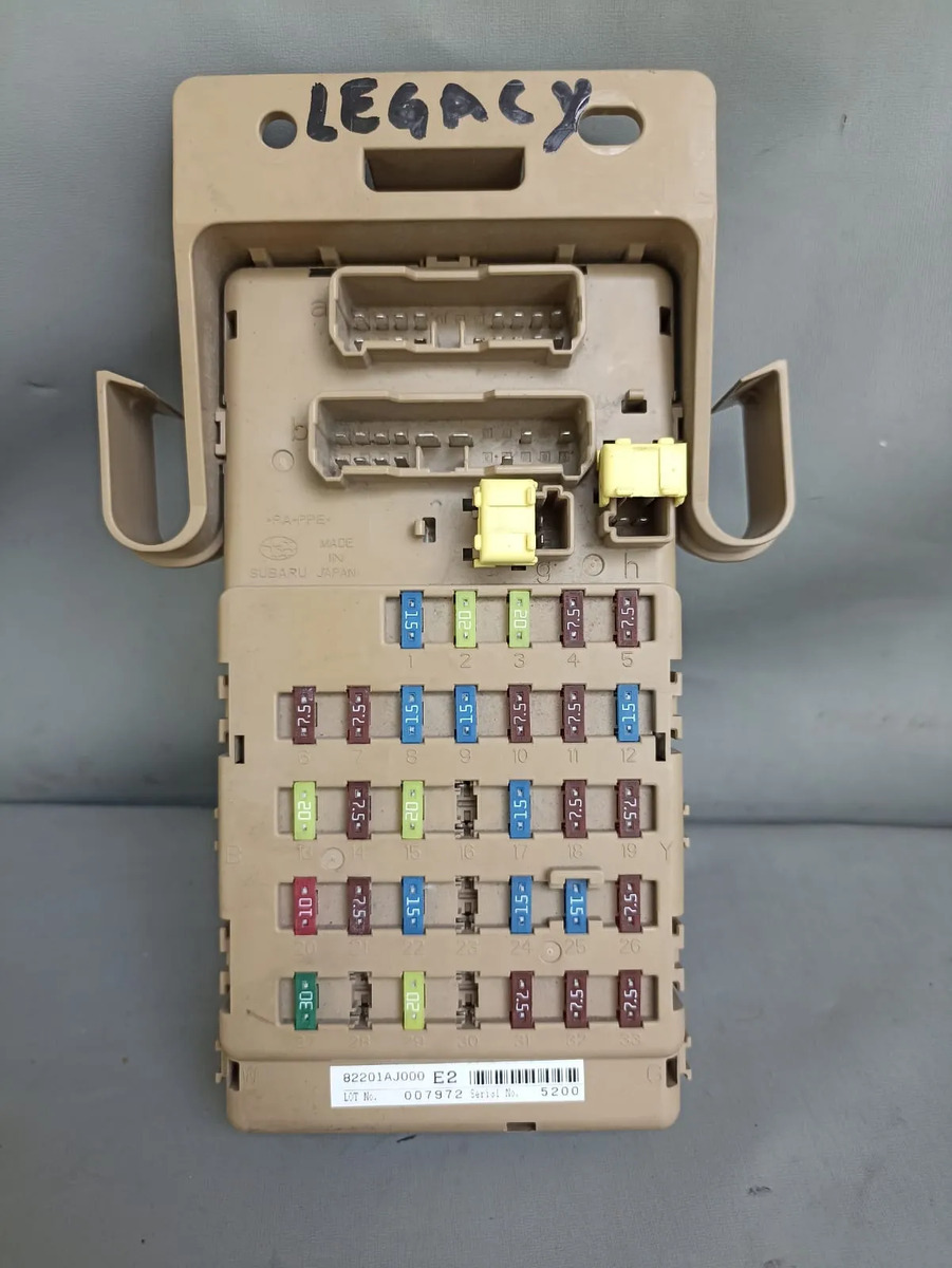 Subaru Legacy (10-14) Modulo De Fusibles Interior