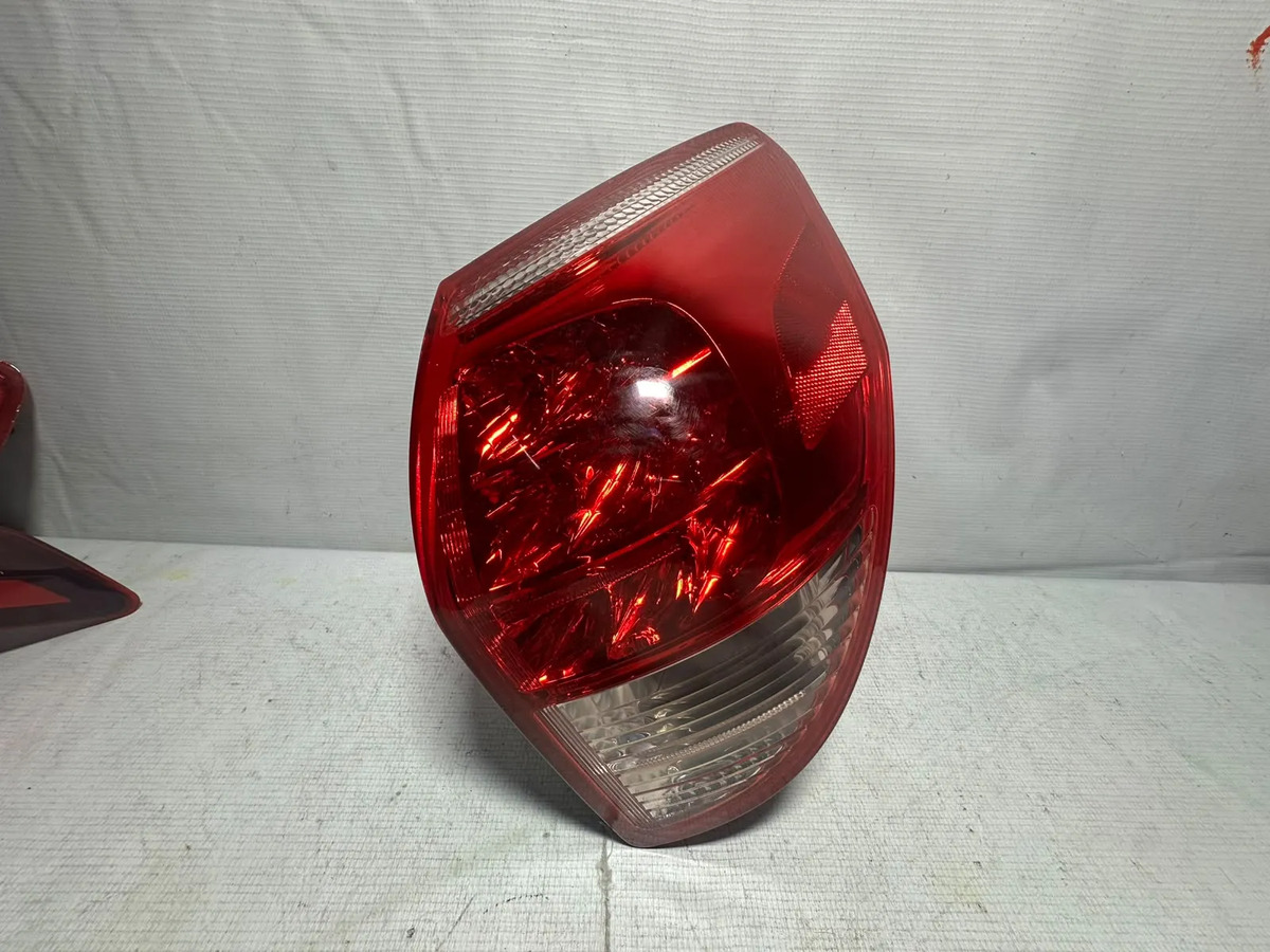 Calavera Der Toyota Rav4 2006 2007 2008 Usada Original Led Derecho/pasajero Rojo/cromo