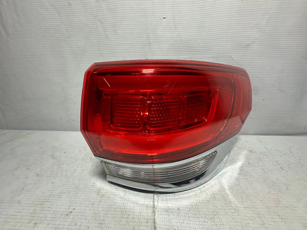 Calavera Der Gnd Cherokee 2014 15 16 17 18 19 2020 Usda Orgl Derecho/pasajero Rojo/cromo