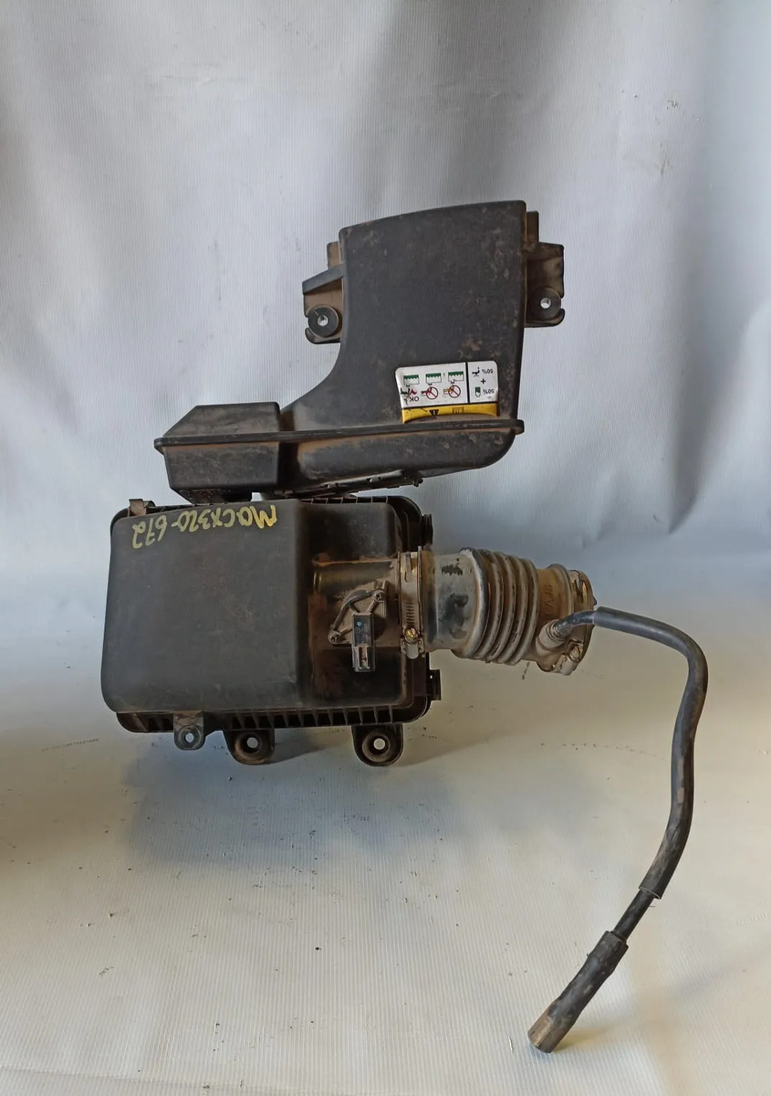 Portafiltro De Aire Mazda Cx-30 2.0l 2020-2025 Usado