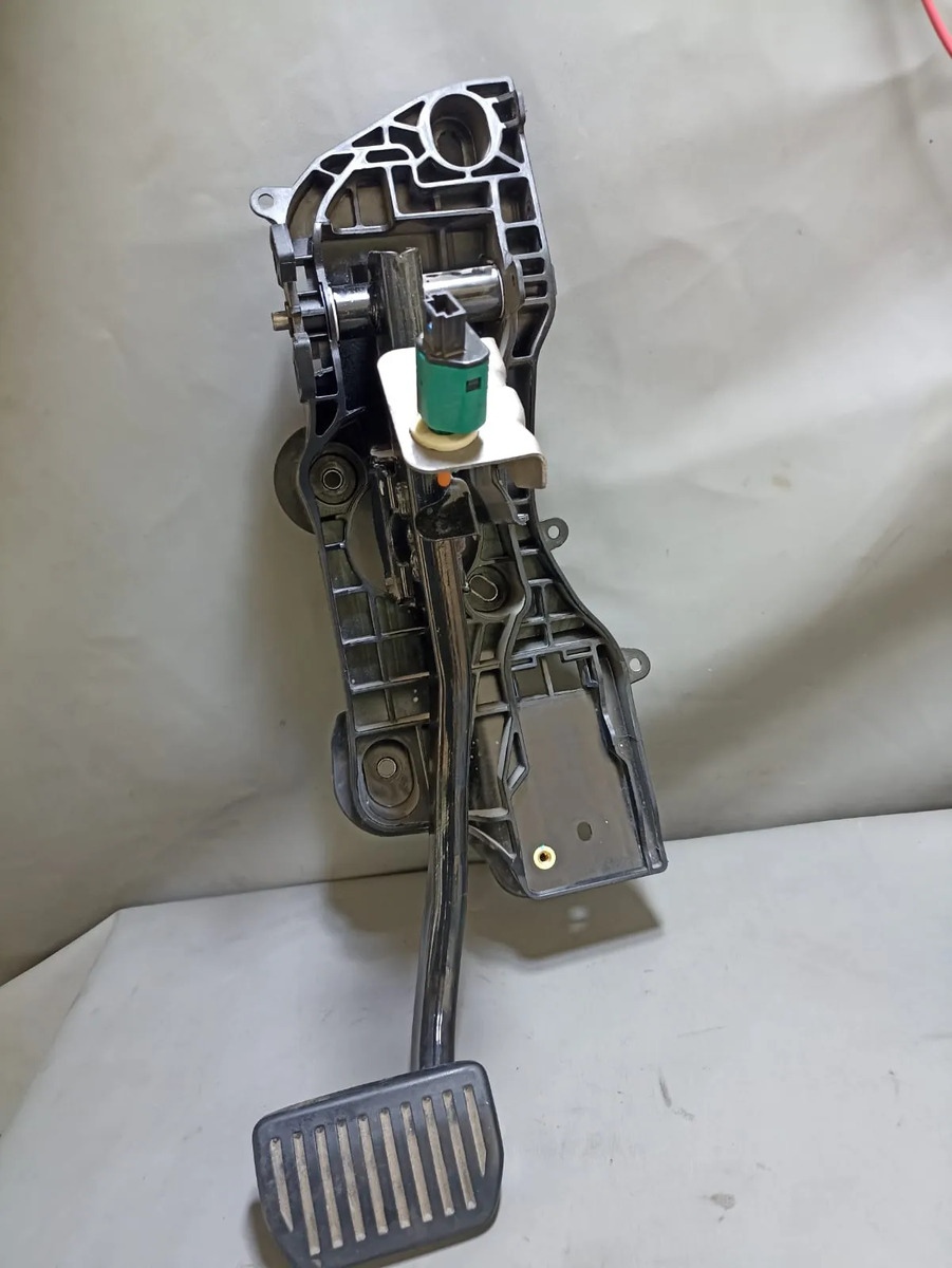 Geely Starray (23-26) Pedal De Freno Automatico.