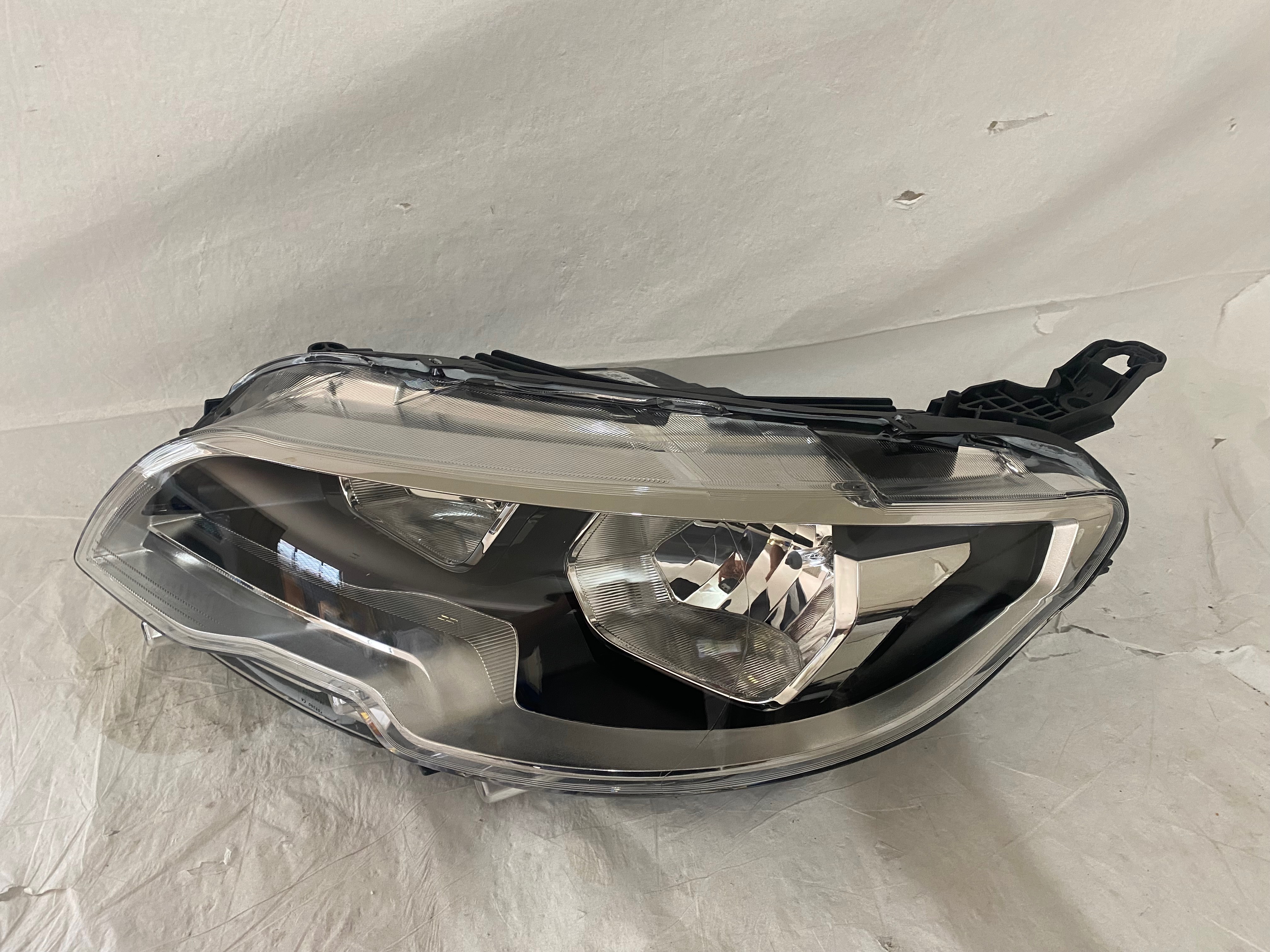 Peugeot 301 2017 - 2020 Faro Izquierdo Nuevo Original