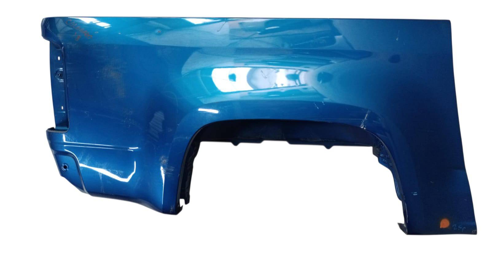 Chevrolet Colorado 2016 - 2023 Costados Laterales Trasera Derecho Usado Original