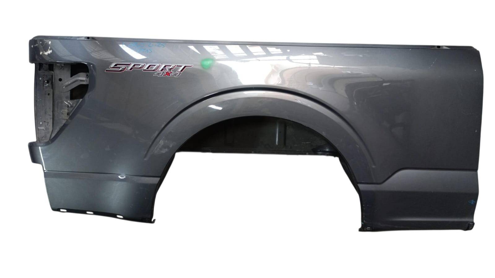 Ford Lobo 2021 - 2025 Costados Laterales Trasera Derecho Usado Original