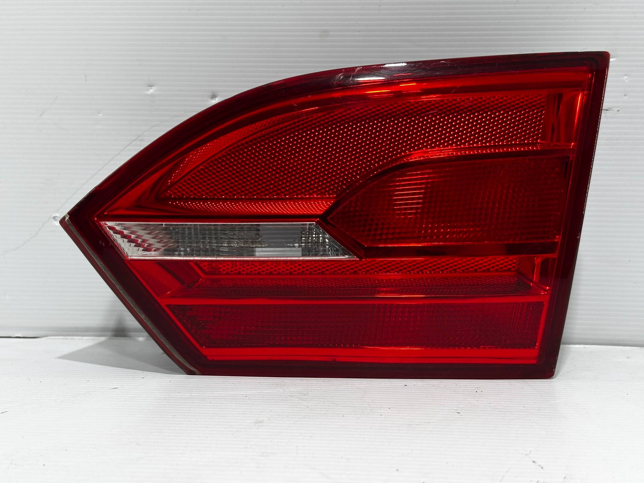 Volkswagen Jetta 2011 - 2014 Intercalavera Derecho Usado Original