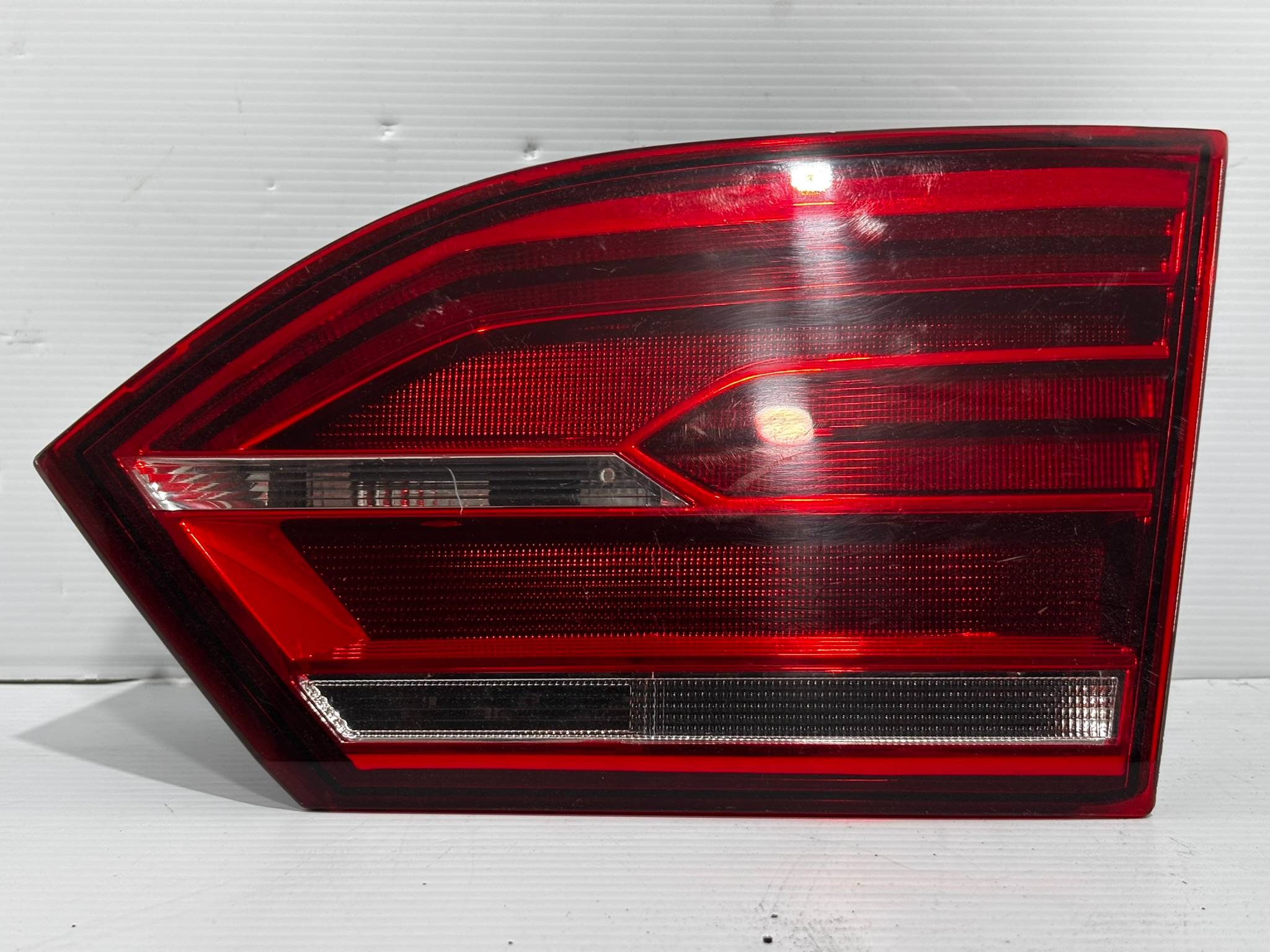 Volkswagen Jetta 2014 - 2018 Intercalavera Derecho Usado Original