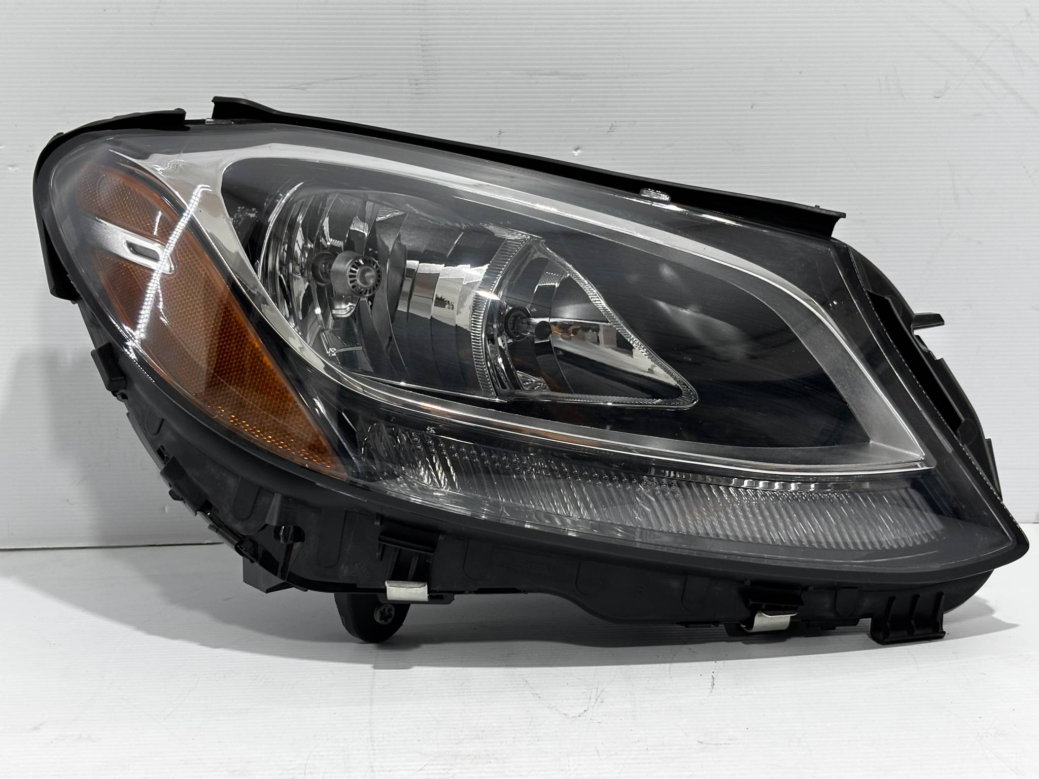 Mercedes-benz Clase c 2015 - 2020 Faro Derecho Usado Generico
