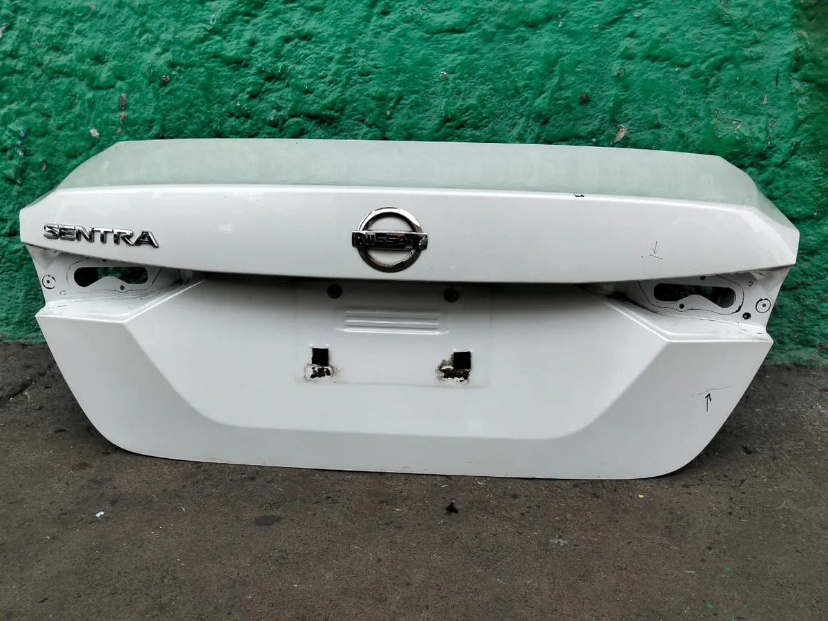 Cajuela De Nissan Sentra 2022-2023 Usada Original Blanco