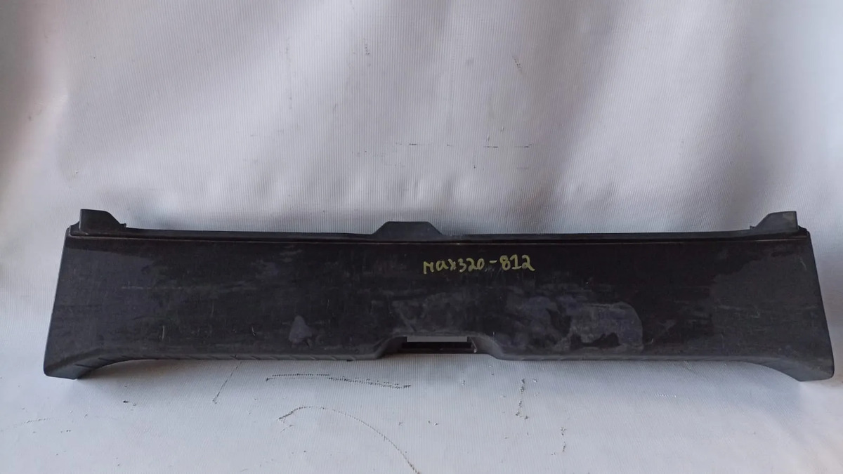 Moldura Tolva Calaveras Mazda Cx30 2020-2025