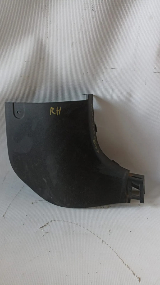 Moldura Estribo Interior Delantera Rh Mazda Cx302020-2025 Negro