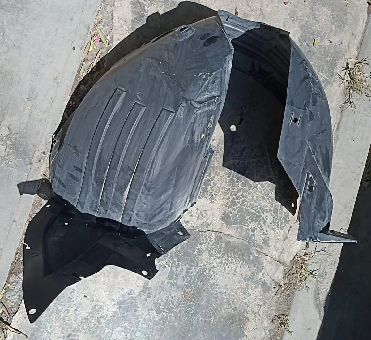 Jac J7 (21-24) Tolva De Guardabarros Delantera Der (detalle)