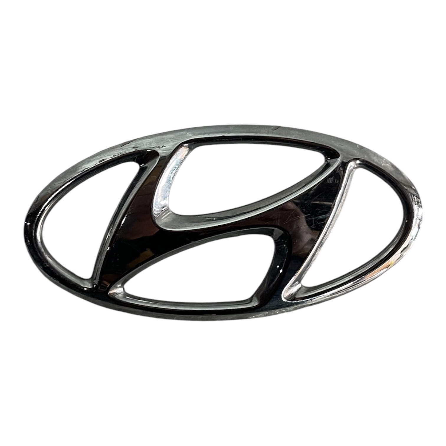 Hyundai Santa fe 2020 - 2023 Emblema Trasera Usado Original