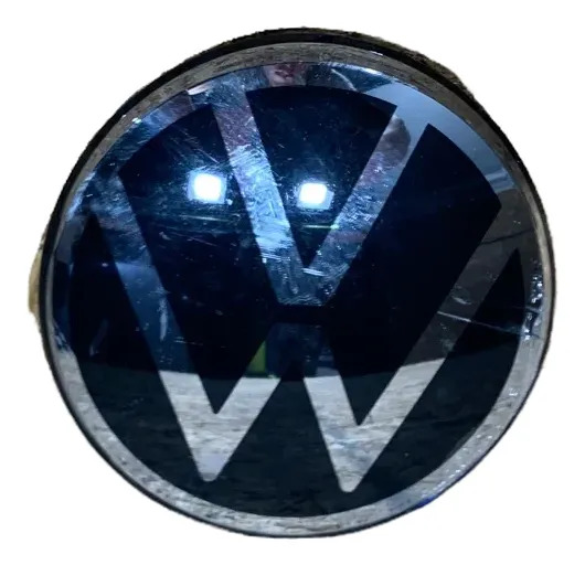 Volkswagen Jetta 2022 - 2025 Emblema Delantera Usado Original