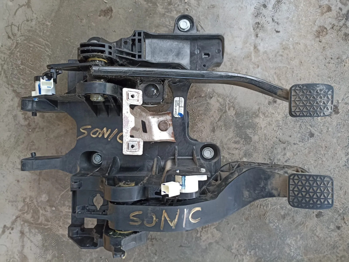 Chevrolet Sonic (12-17) Base De Pedales