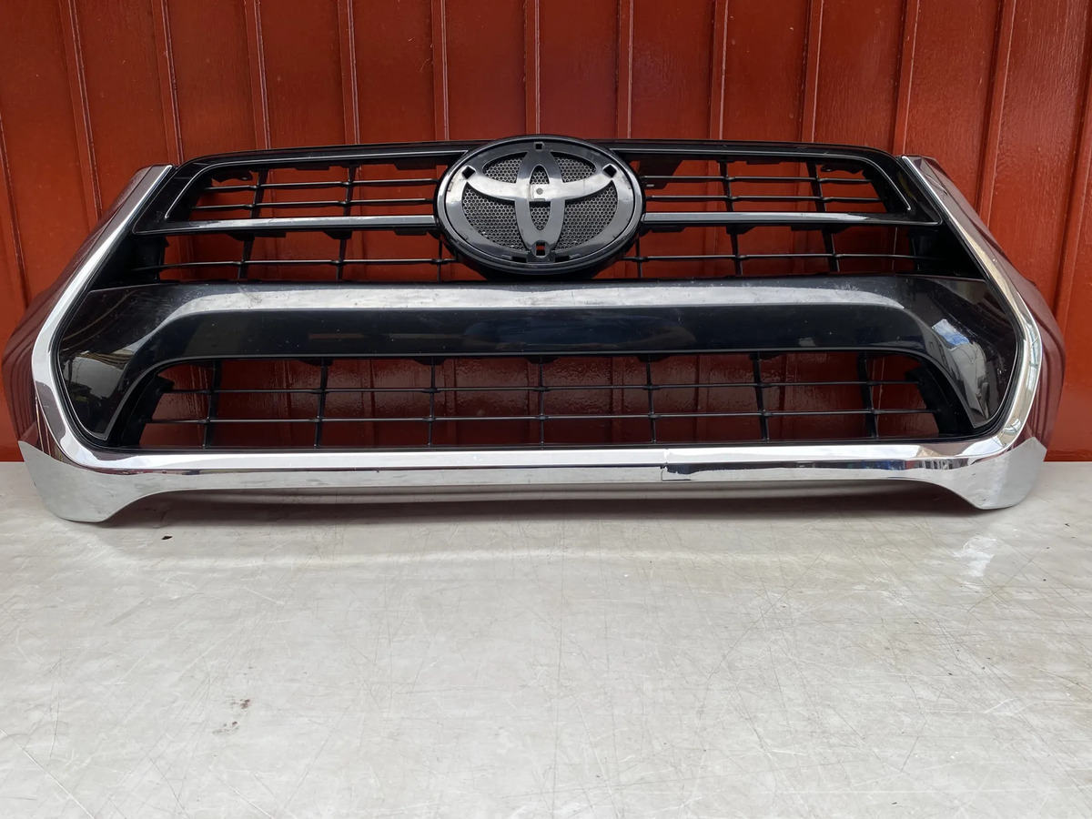 Parrilla Toyota Hilux Cromada Piano 2021 2022 2023 2024 2025 Negro Cromo Y Negro Piano