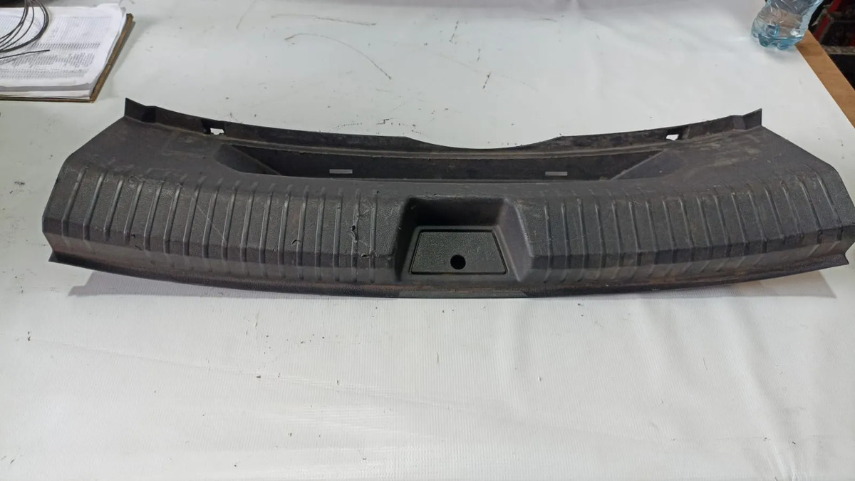 Moldura Tolva Calaveras Volkswagen Jetta 2019-2026