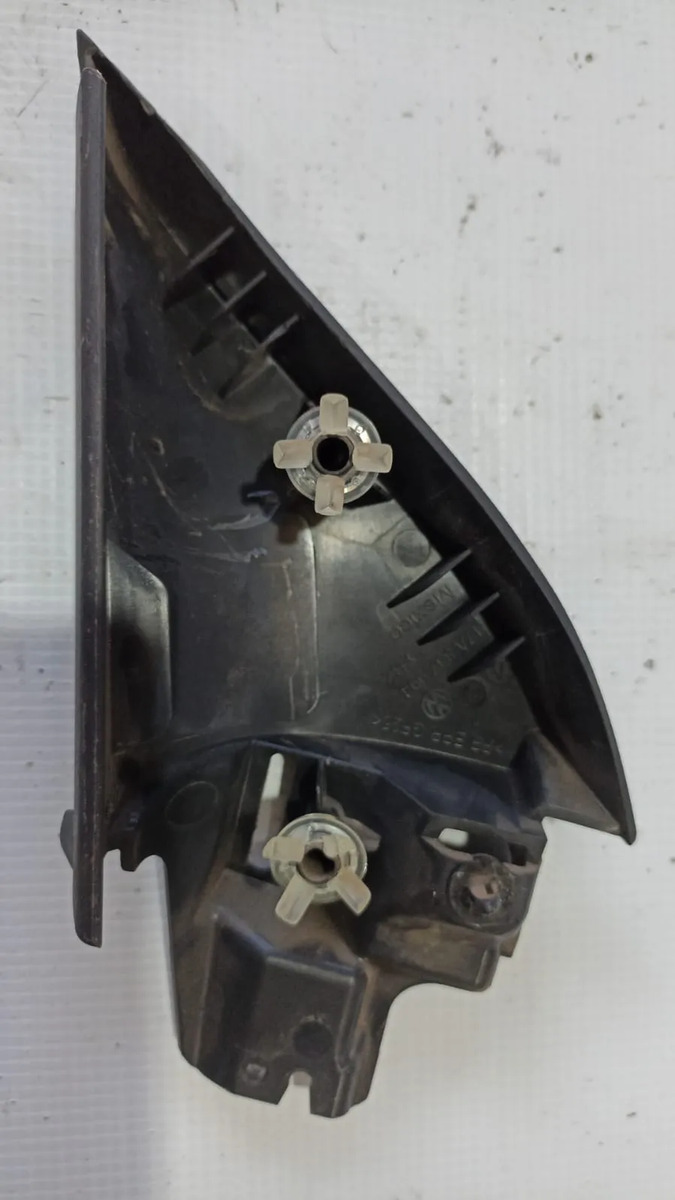 Esquinero Lateral Interior Rh Vw Jetta 2019-2026  Mk7 Turbo
