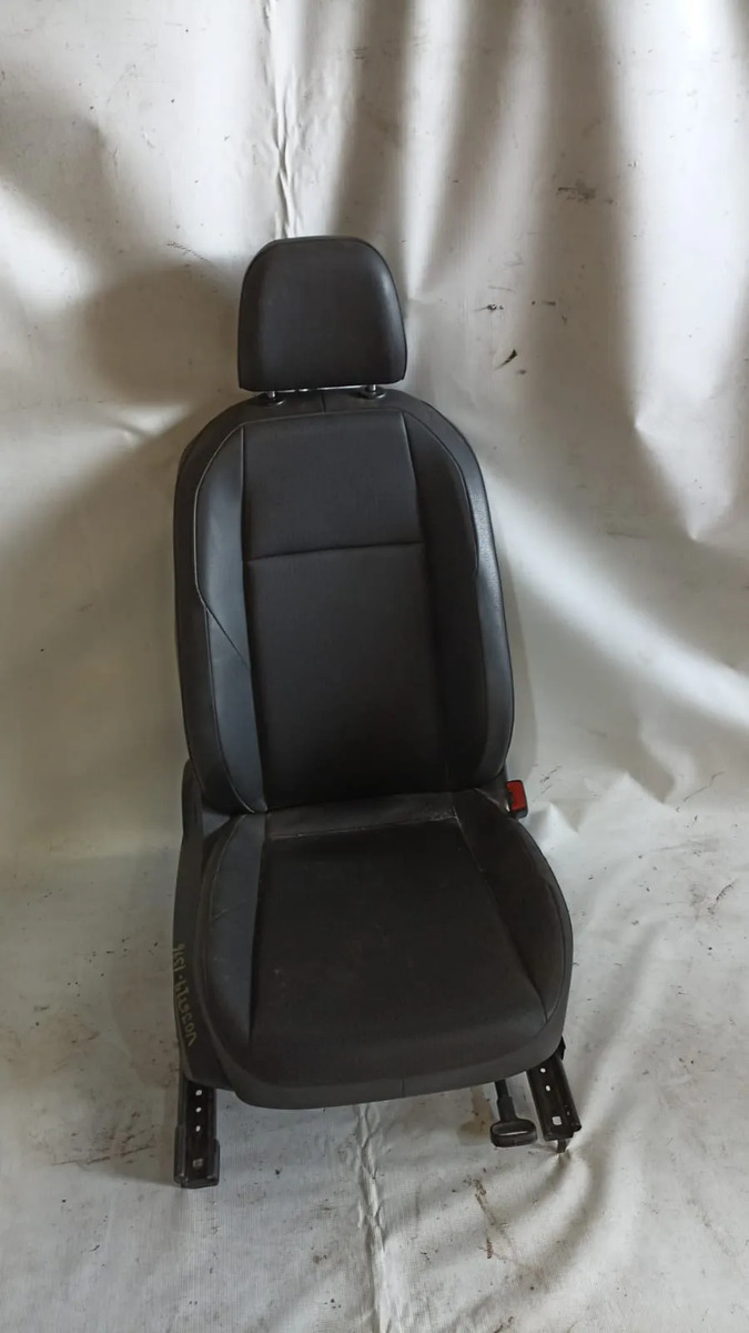Asiento Delantero  Rh Vw Jetta 2019-2026 1.4l Mk7 Turbo Negro