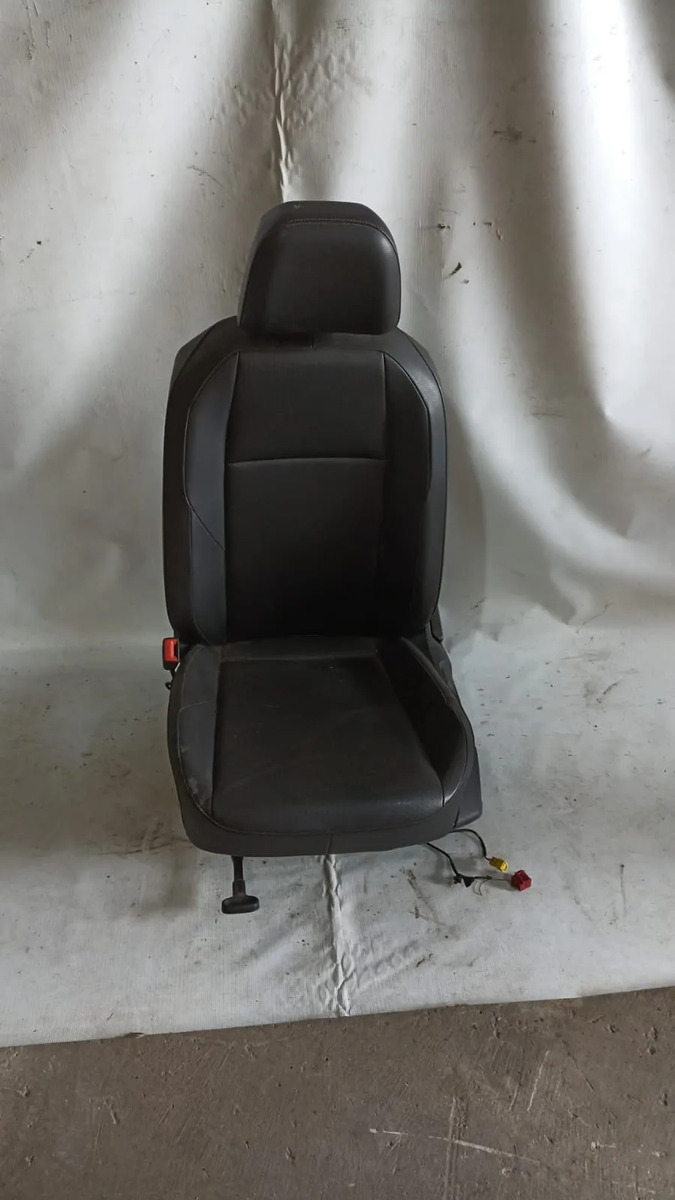 Asiento Delantero  Lh Vw Jetta 2019-2026 1.4l Mk7 Turbo Negro