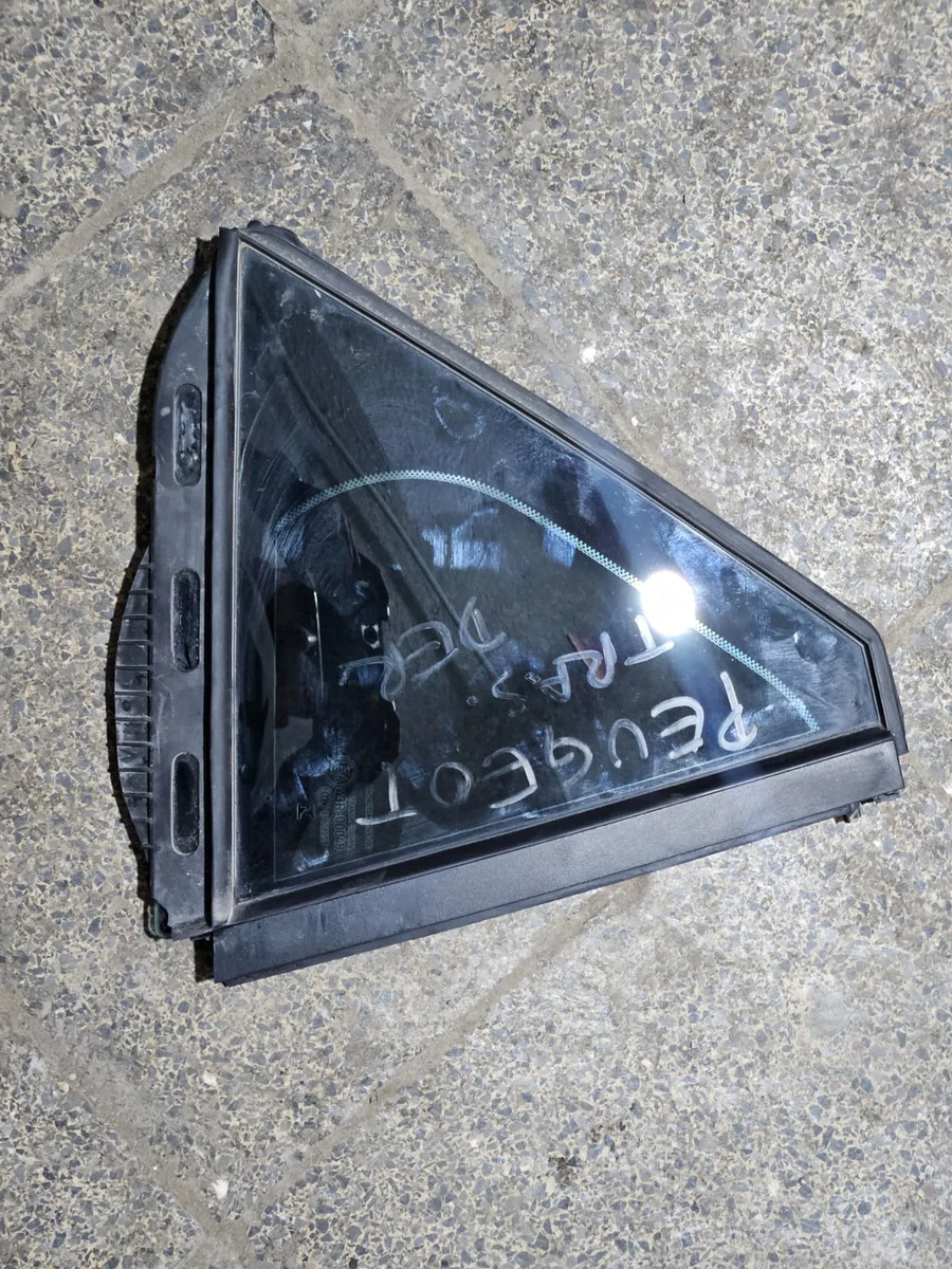 Peugeot 2008 2021-2023 Vidrio Aleta Trasero Derecho