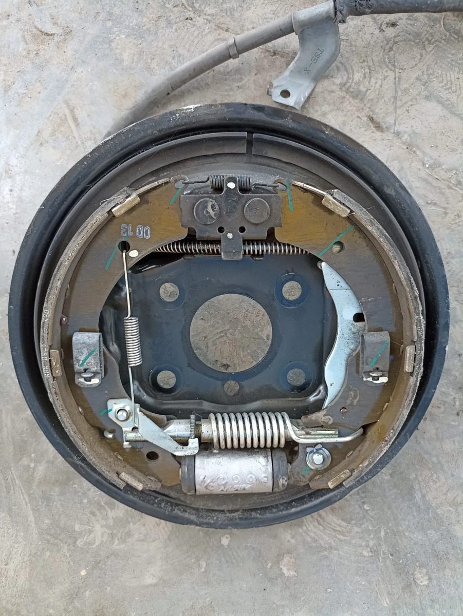Honda Br-v (18-23) Plato Porta Balatas Traseras Lado Der