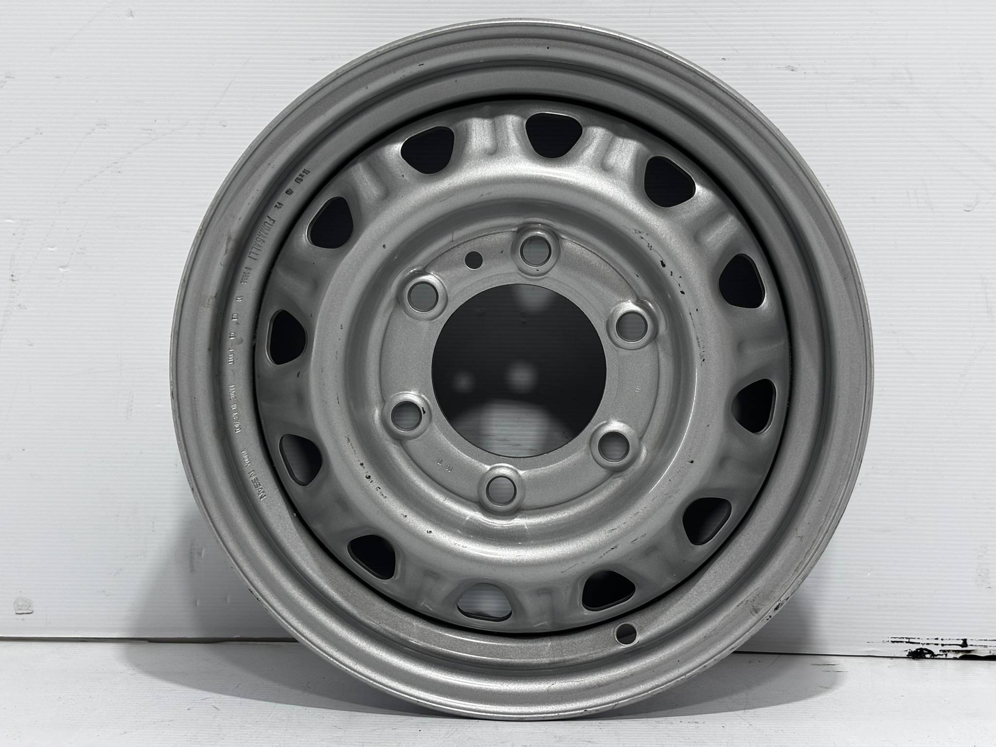 Nissan Np300 2008 - 2014 Rin Usado Original