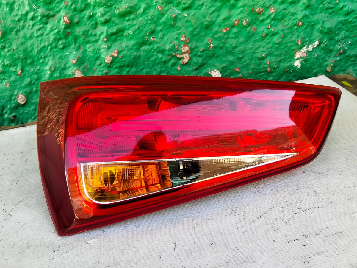 Calavera Izquierda Audi  A1 2011-2018 Izquierdo/conductor Rojo