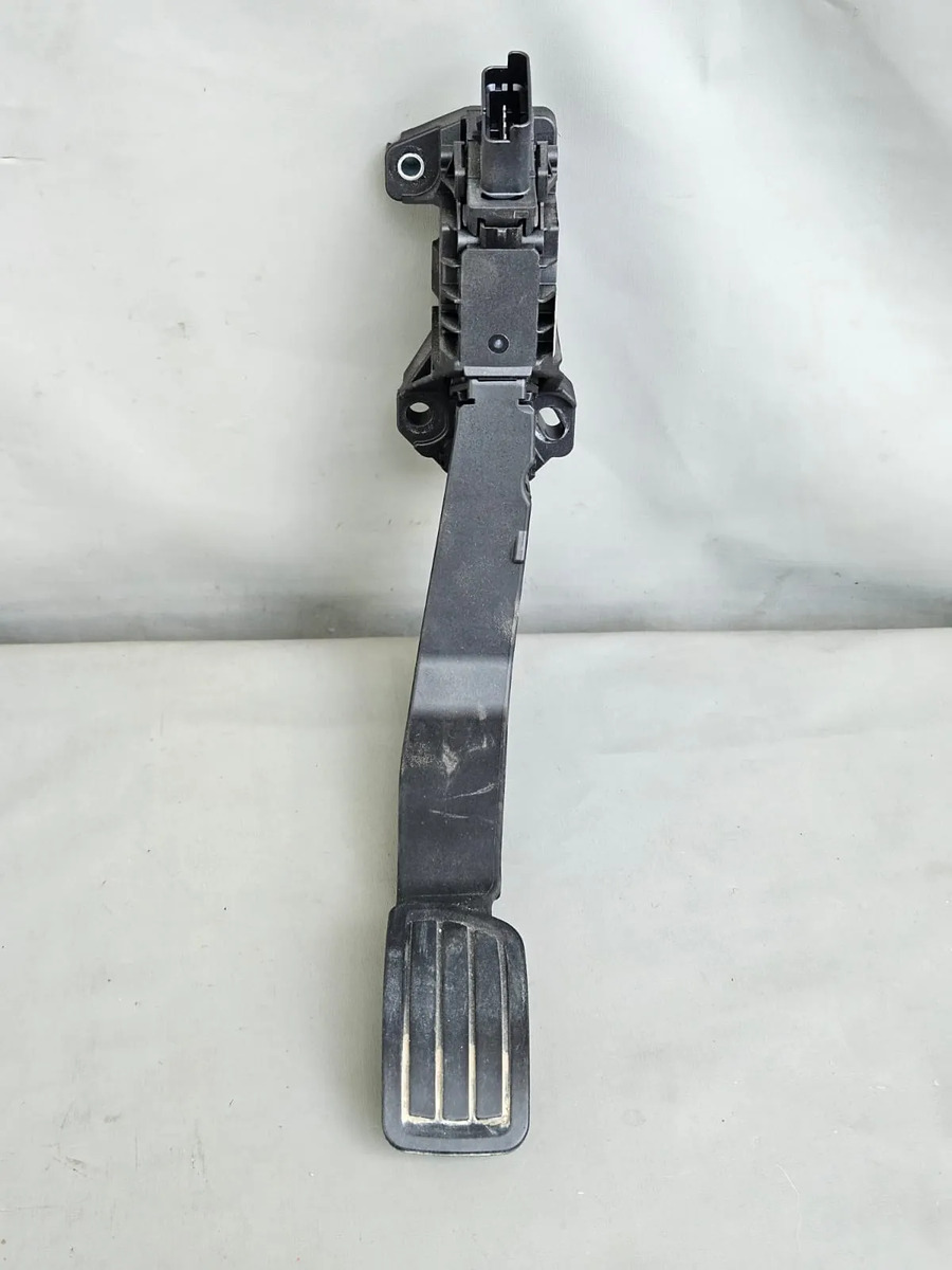 Peugeot 2008 2021-2023 Pedal Acelerador