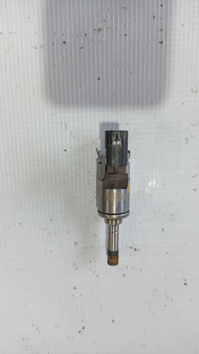 Inyector Volkswagen Jetta Mk7 1.4l 2019-2026 Usado (1)