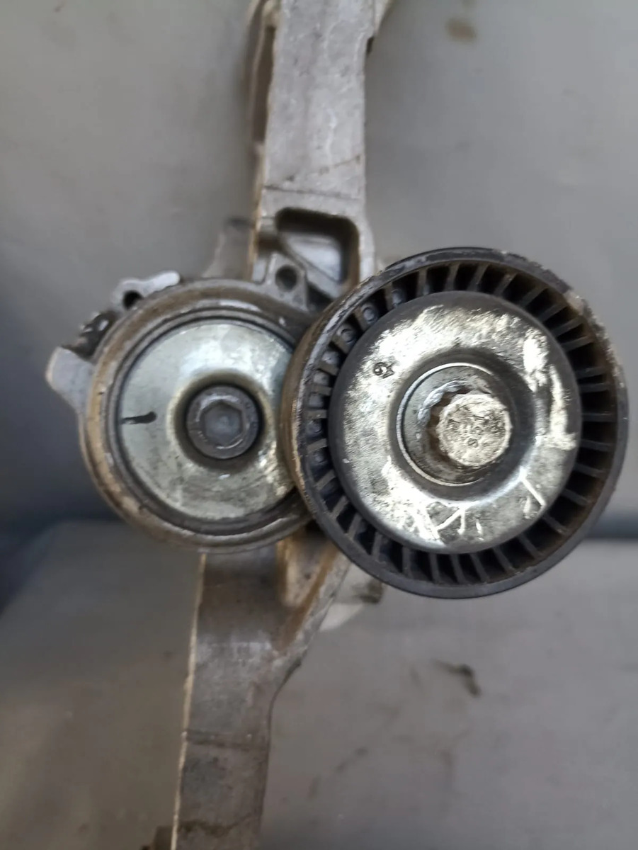 Peugeot 2008 (19-26) Soporte De Alternador