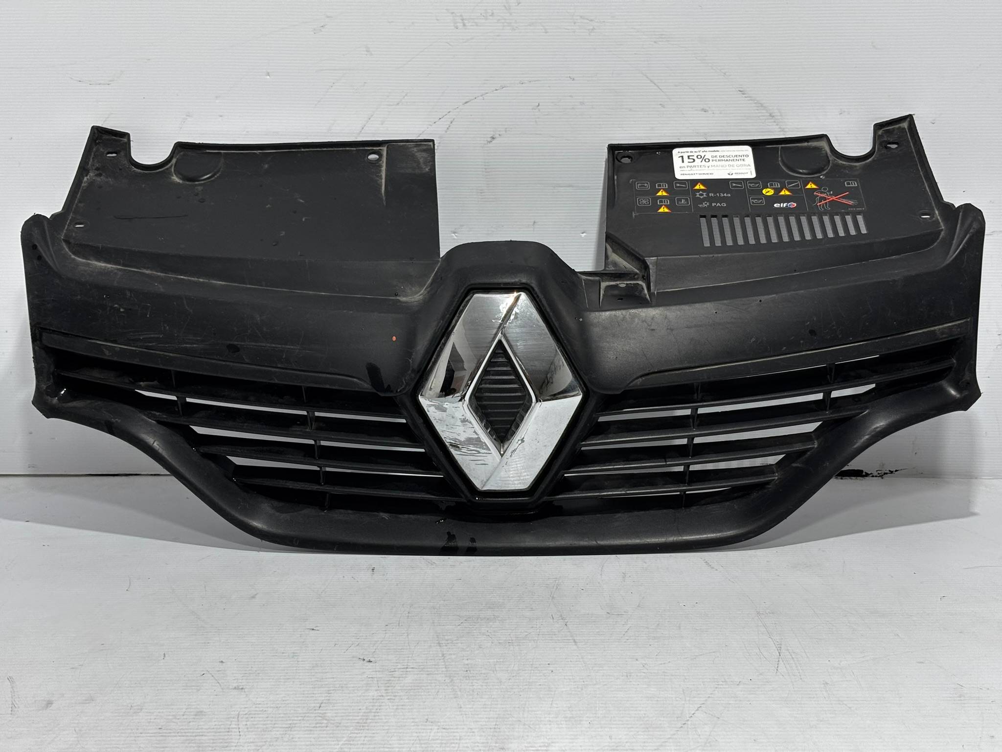 Renault Logan 2015 - 2019 Parrilla Delantera Usado Original