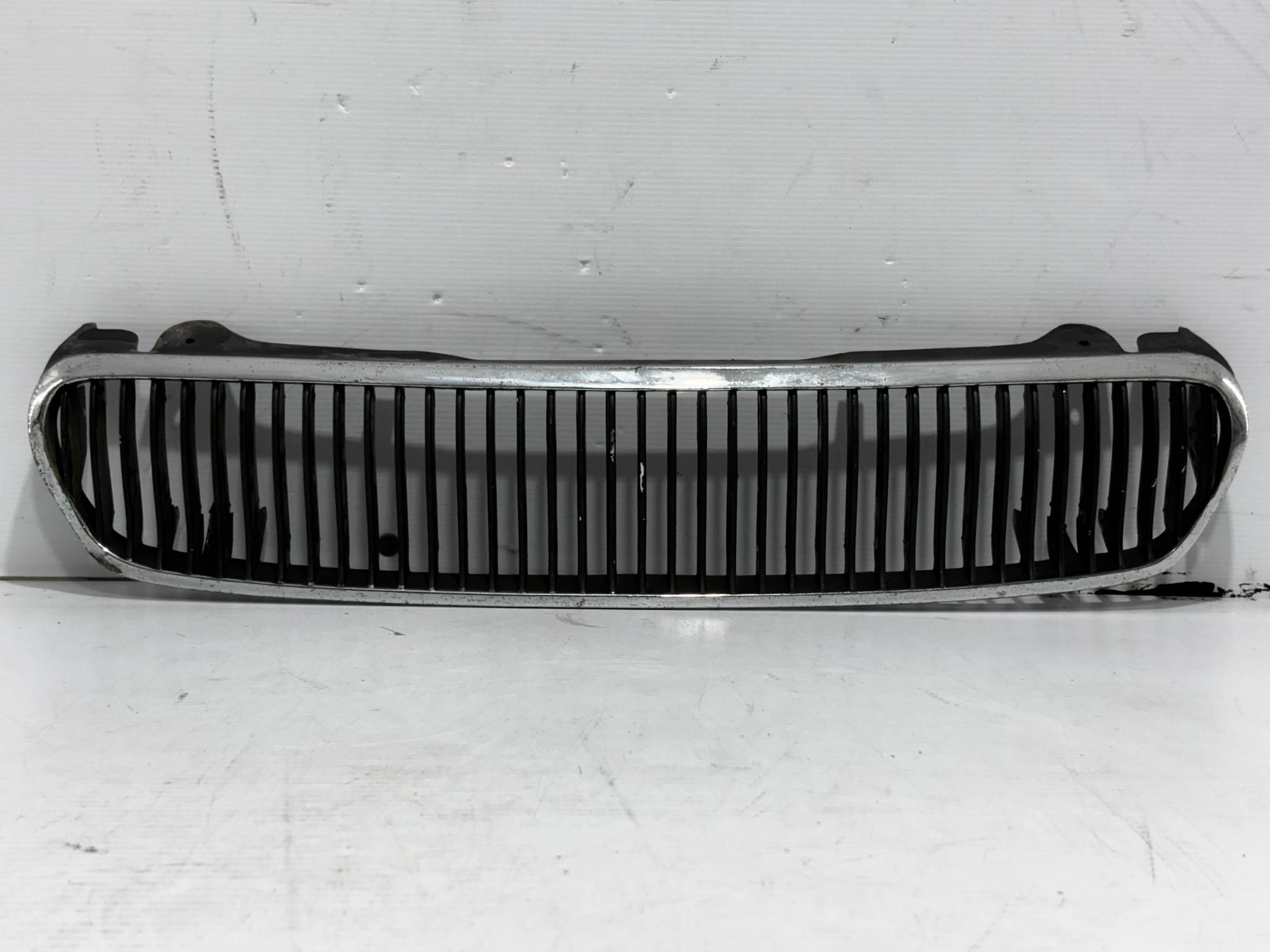 Volvo S40 2001 - 2002 Parrilla Delantera Usado Original
