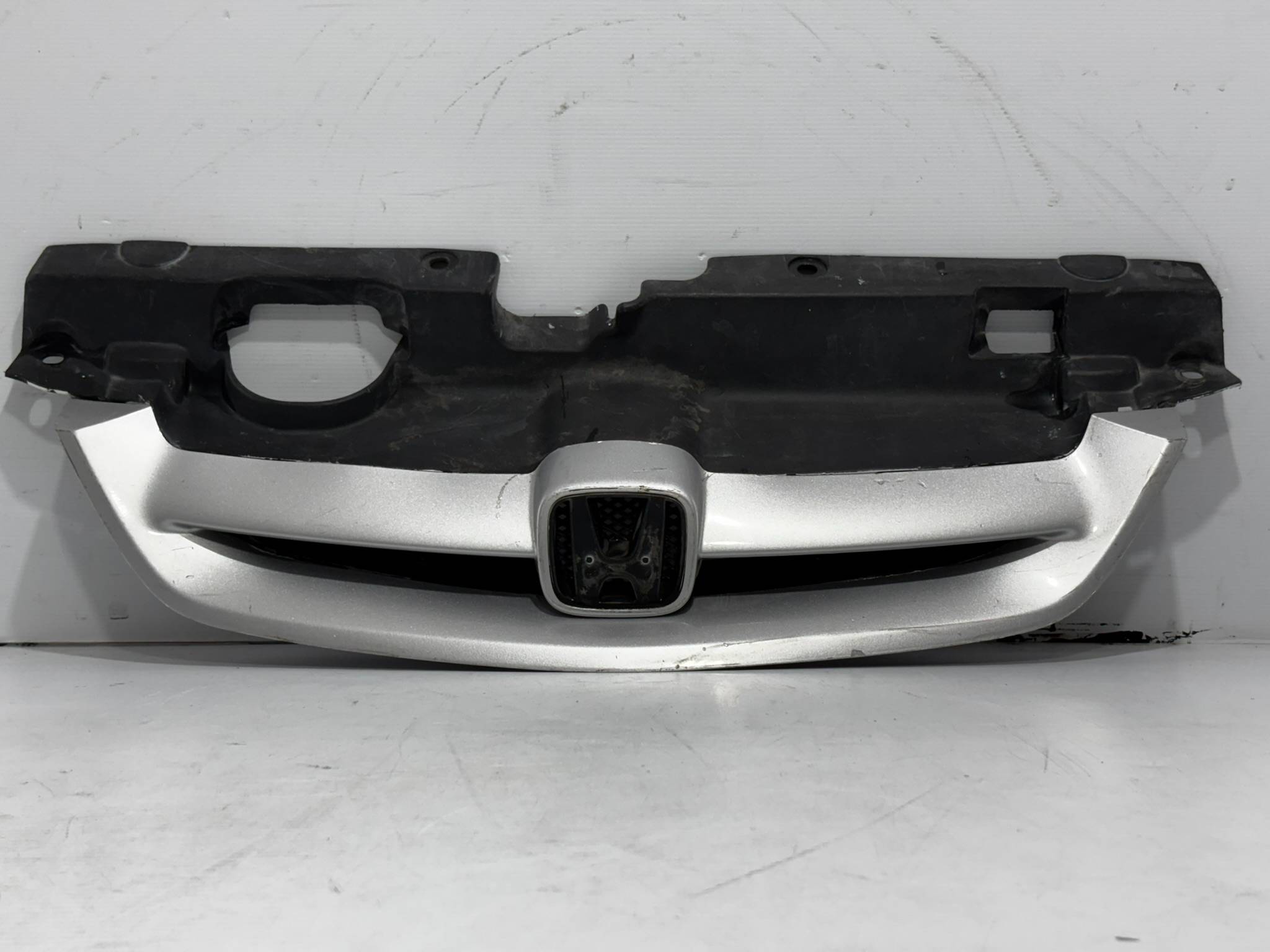 Honda Civic 2001 - 2003 Parrilla Delantera Usado Original