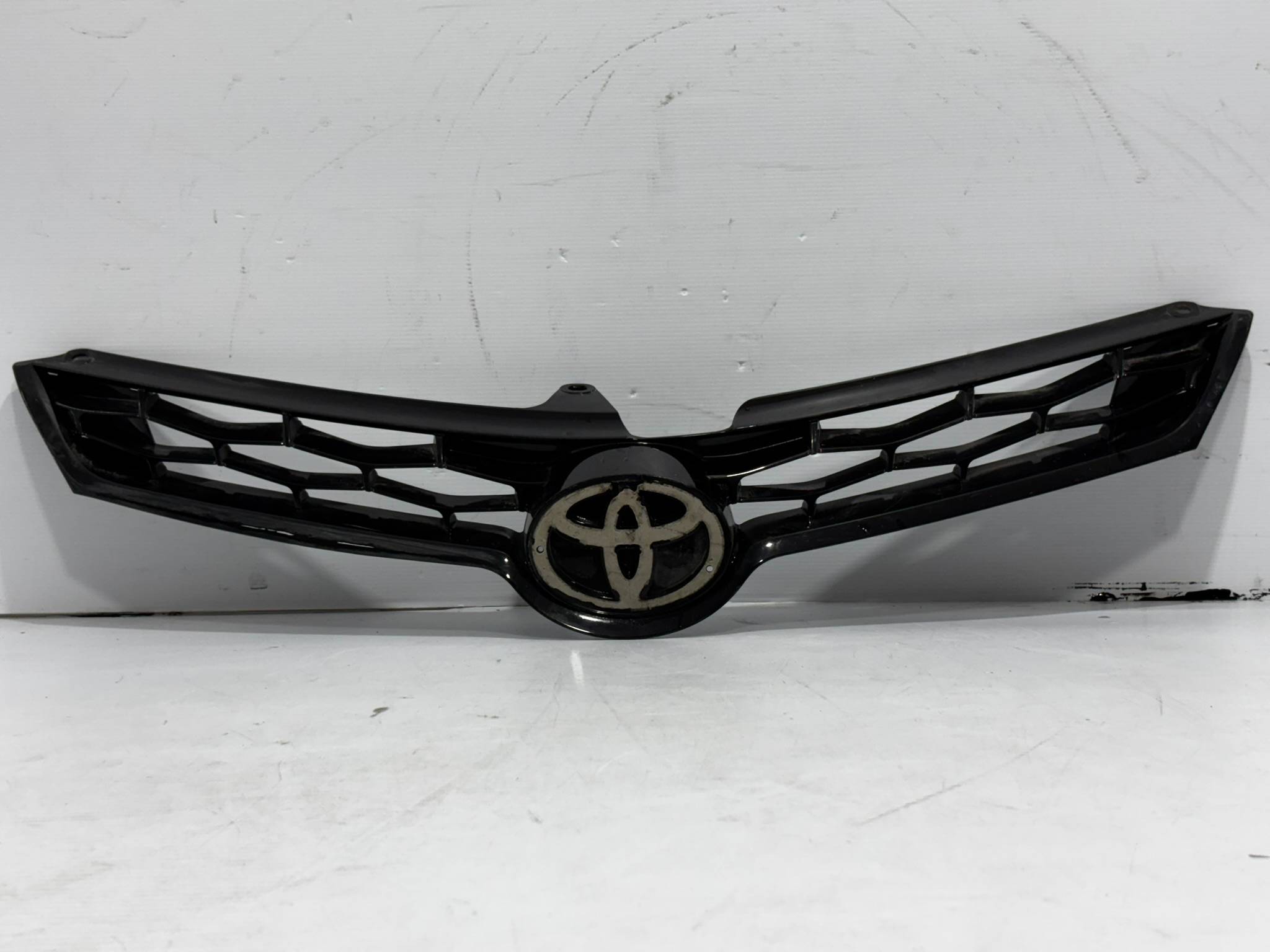 Toyota Corolla 2014 - 2016 Parrilla Delantera Usado Original