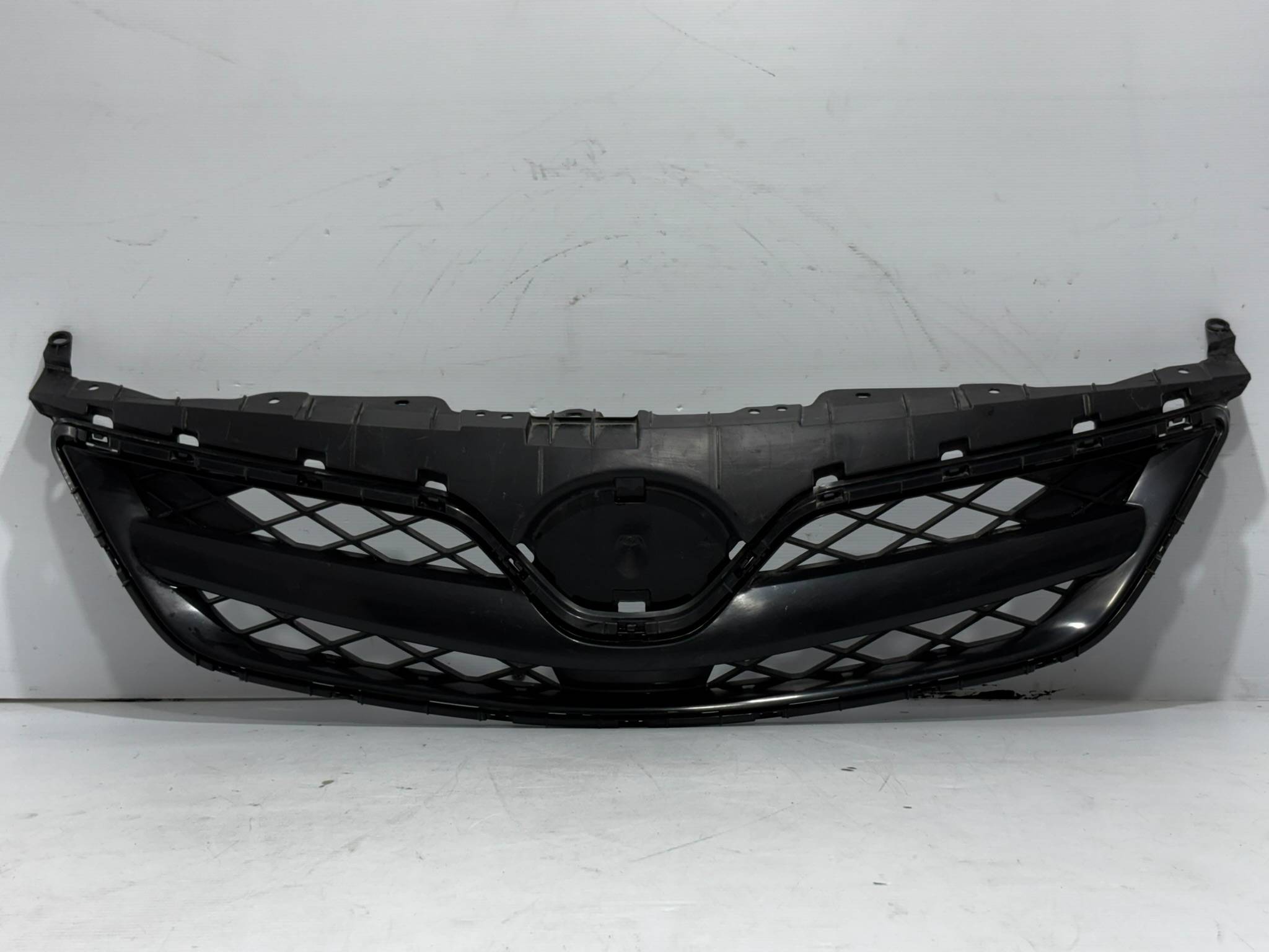 Toyota Corolla 2011 - 2013 Parrilla Delantera Usado Generico
